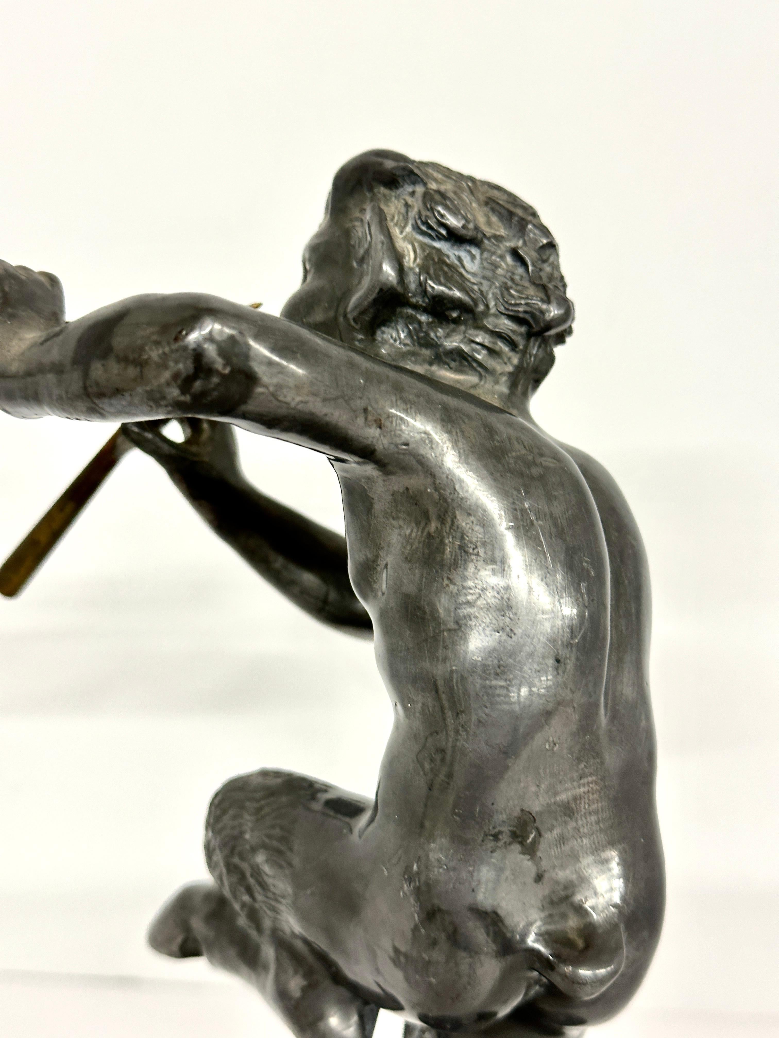 Pan spielt die Flöten, neoklassizistische Skulptur im Angebot 4