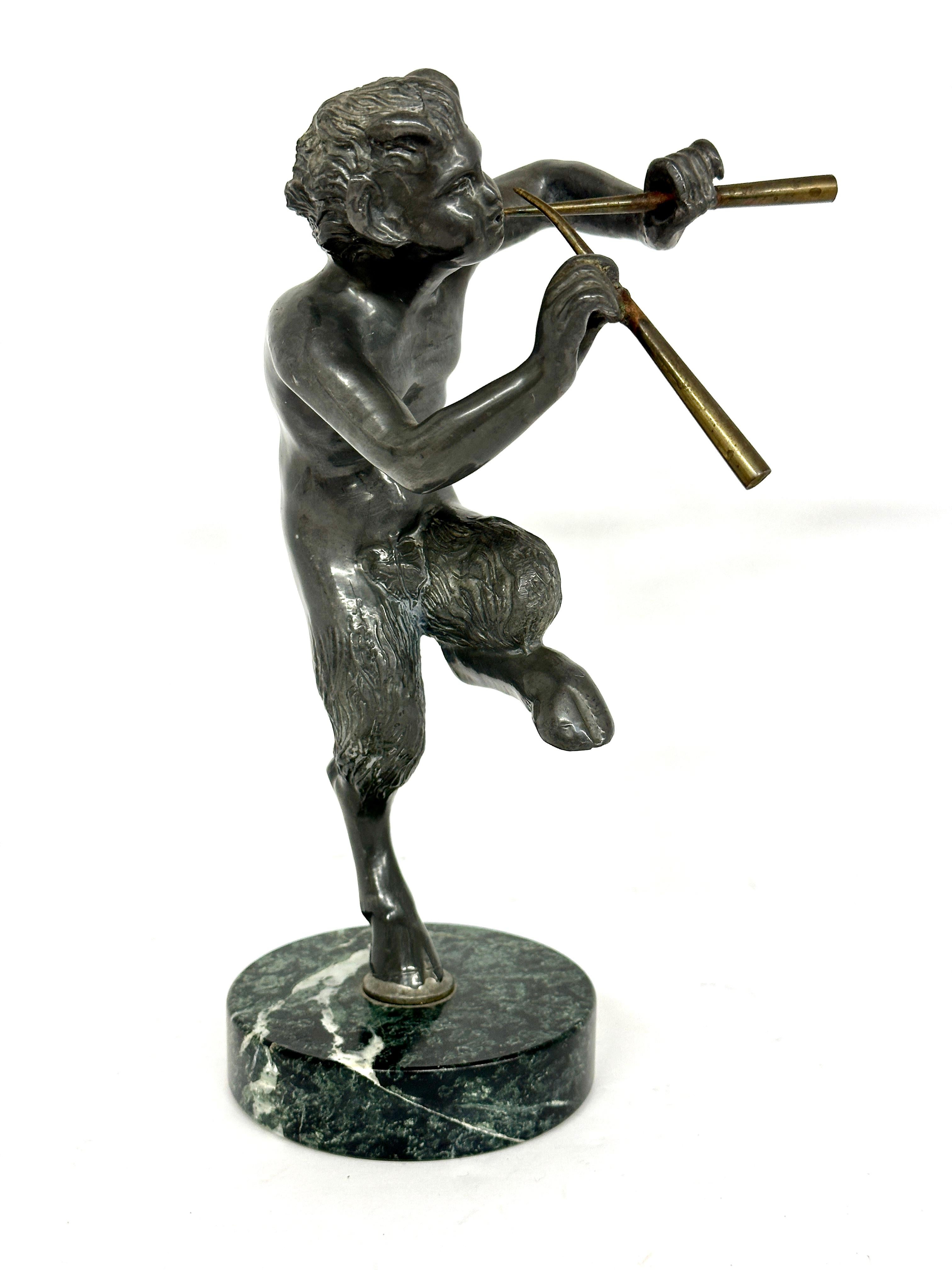 Pan spielt die Flöten, neoklassizistische Skulptur im Angebot 8