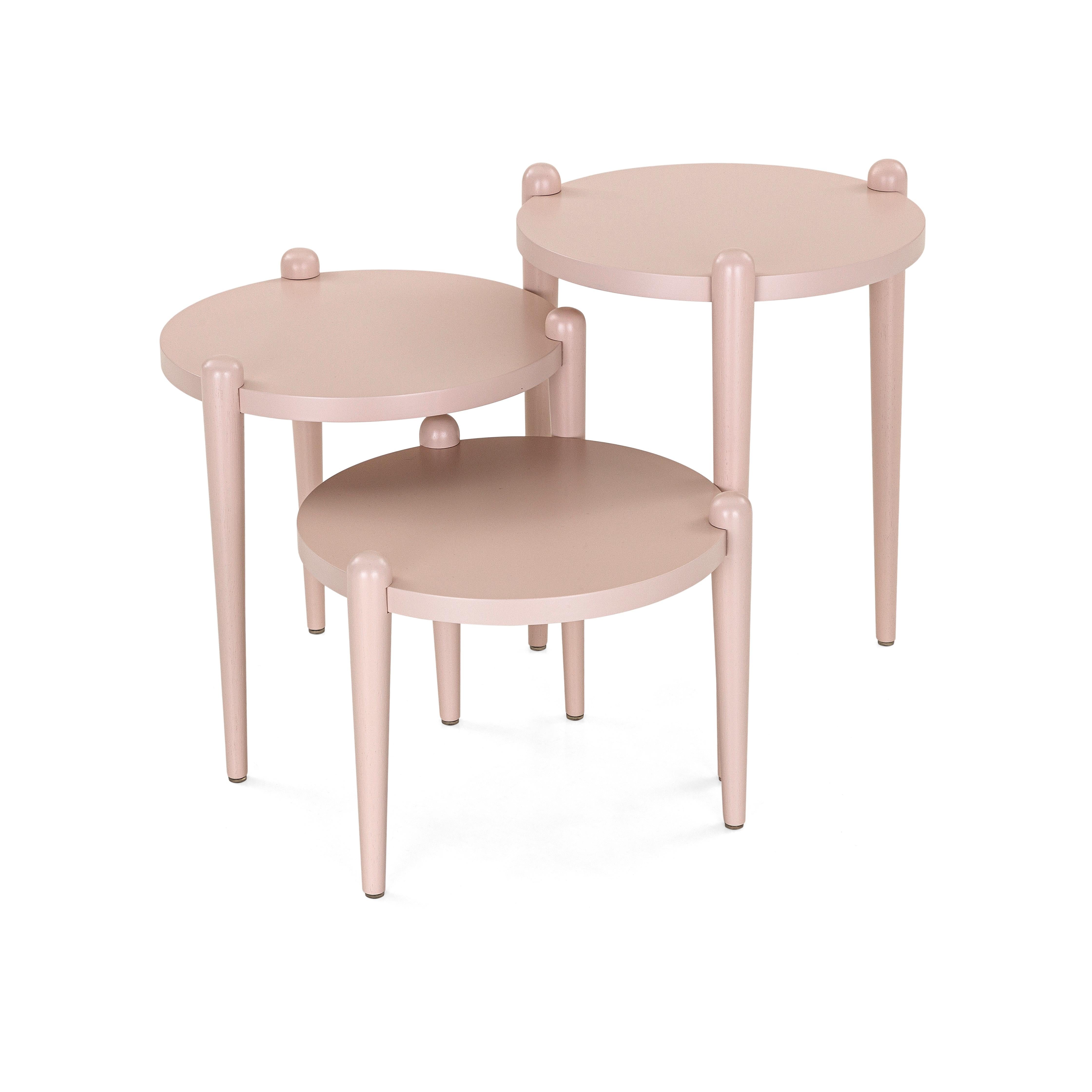 Bois de feuillus Pan Contemporary Side Tables in Light Pink Quartz Finish, Set of 3 en vente