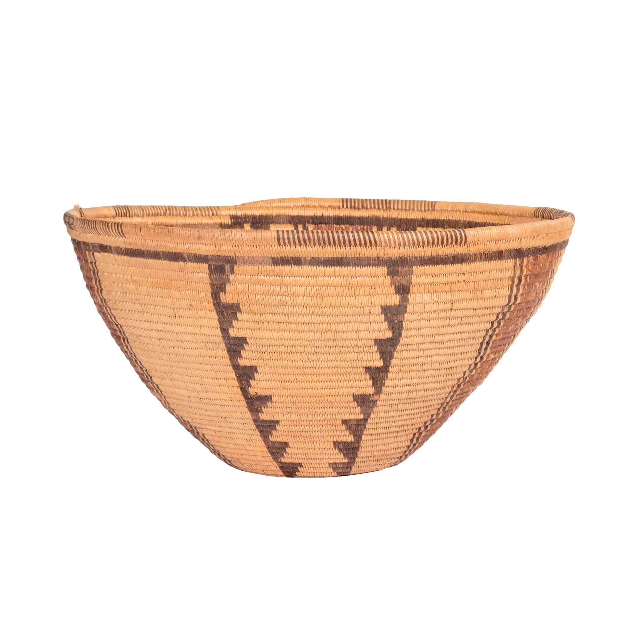 Panamint Basket In Good Condition For Sale In Coeur d'Alene, ID