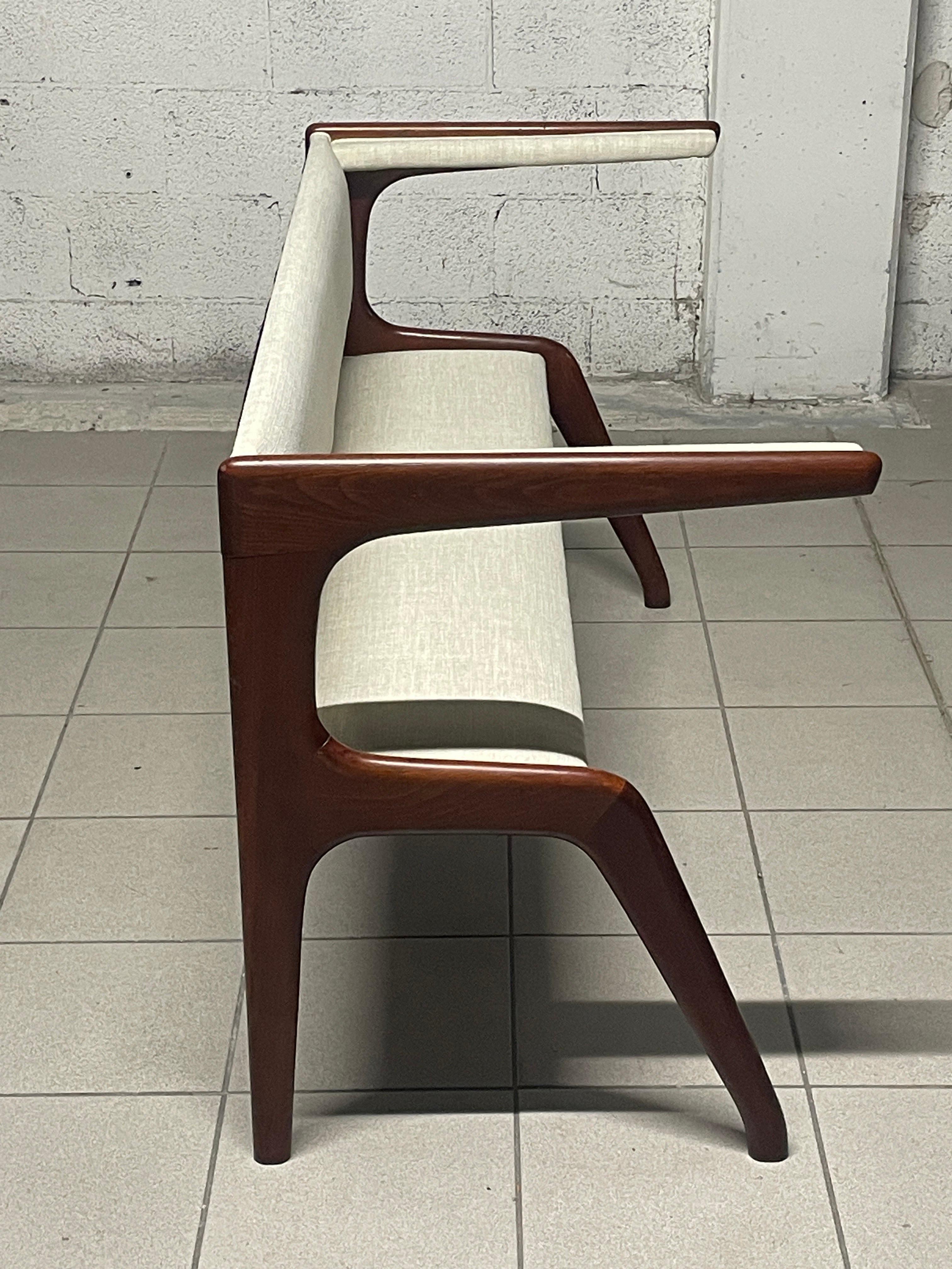 Banc des années 1950 en hêtre et tissu en vente 7