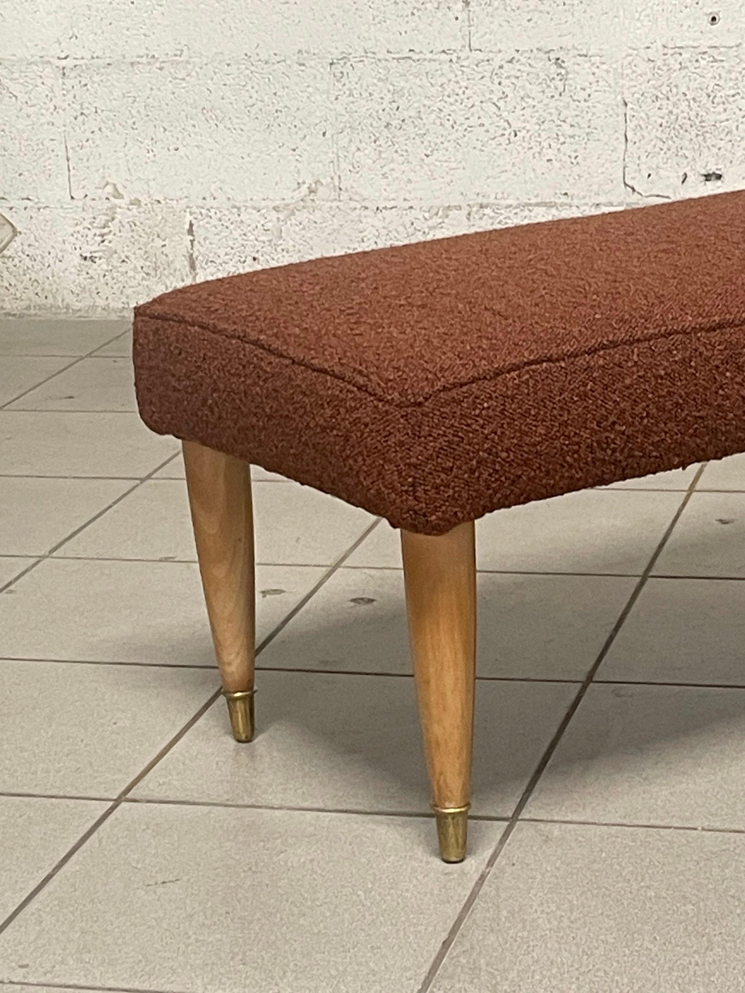 1950s bench made of maple wood and new upholstery For Sale 3