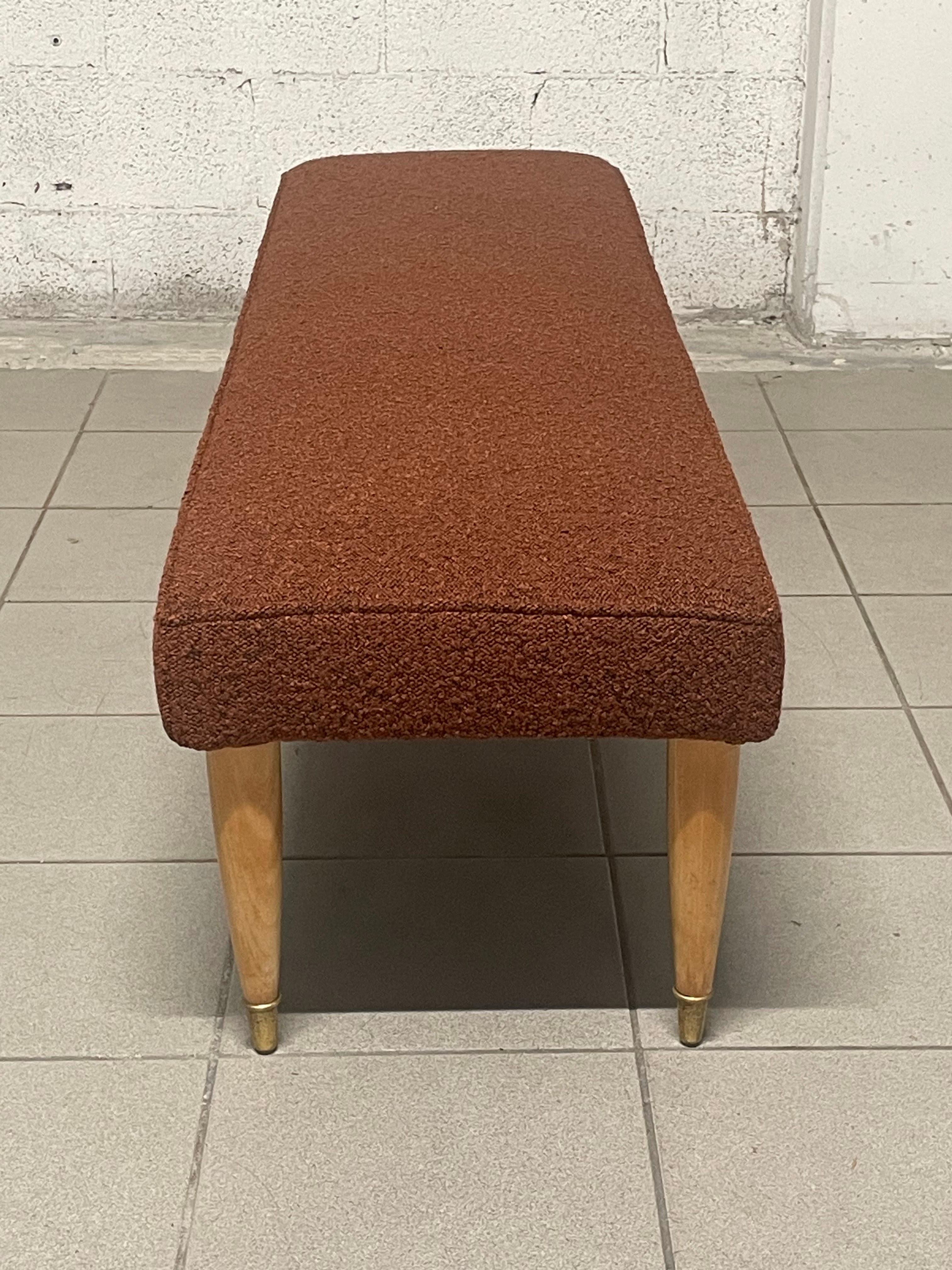 1950s bench made of maple wood and new upholstery For Sale 5