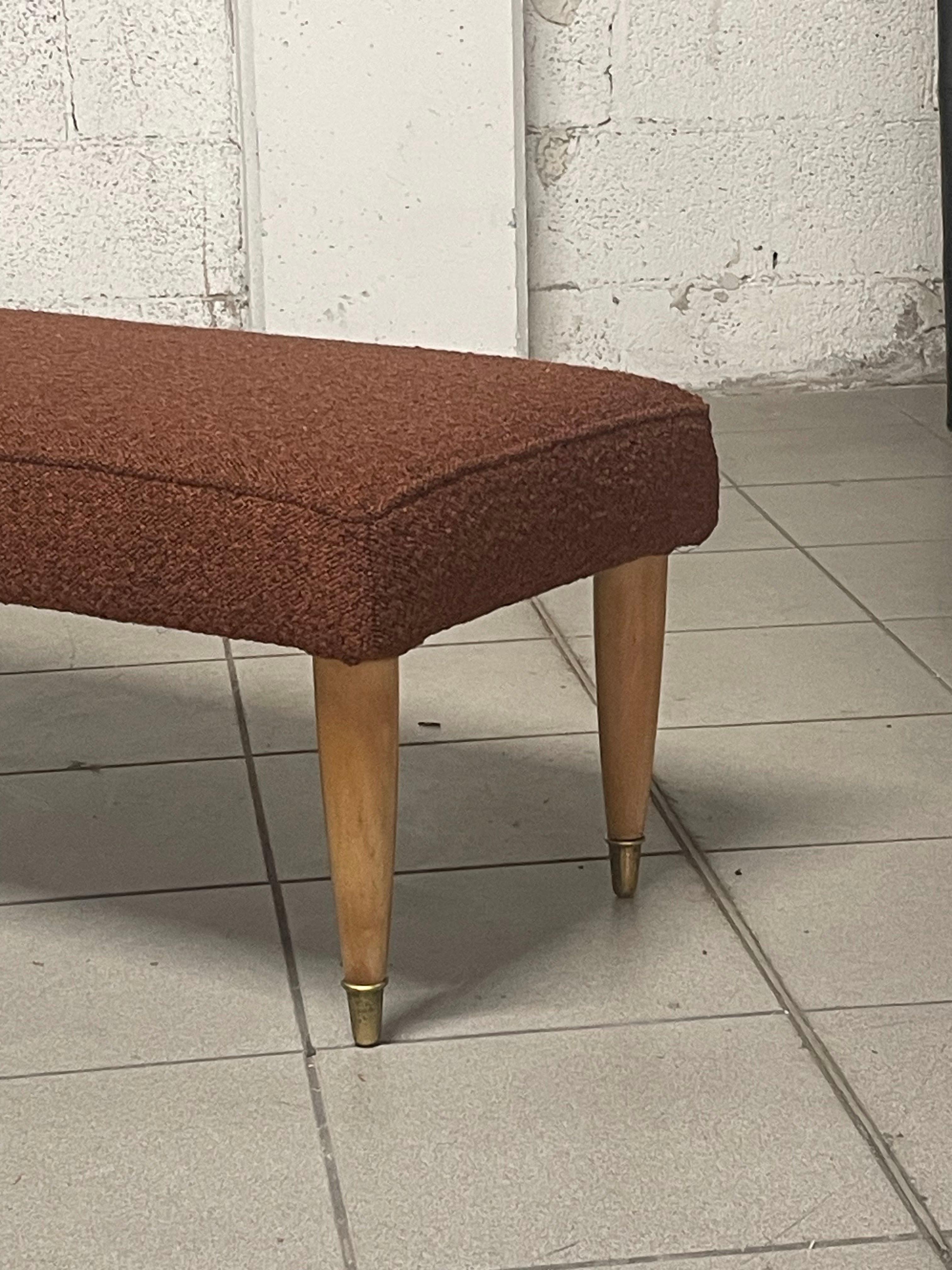 20th Century 1950s bench made of maple wood and new upholstery For Sale