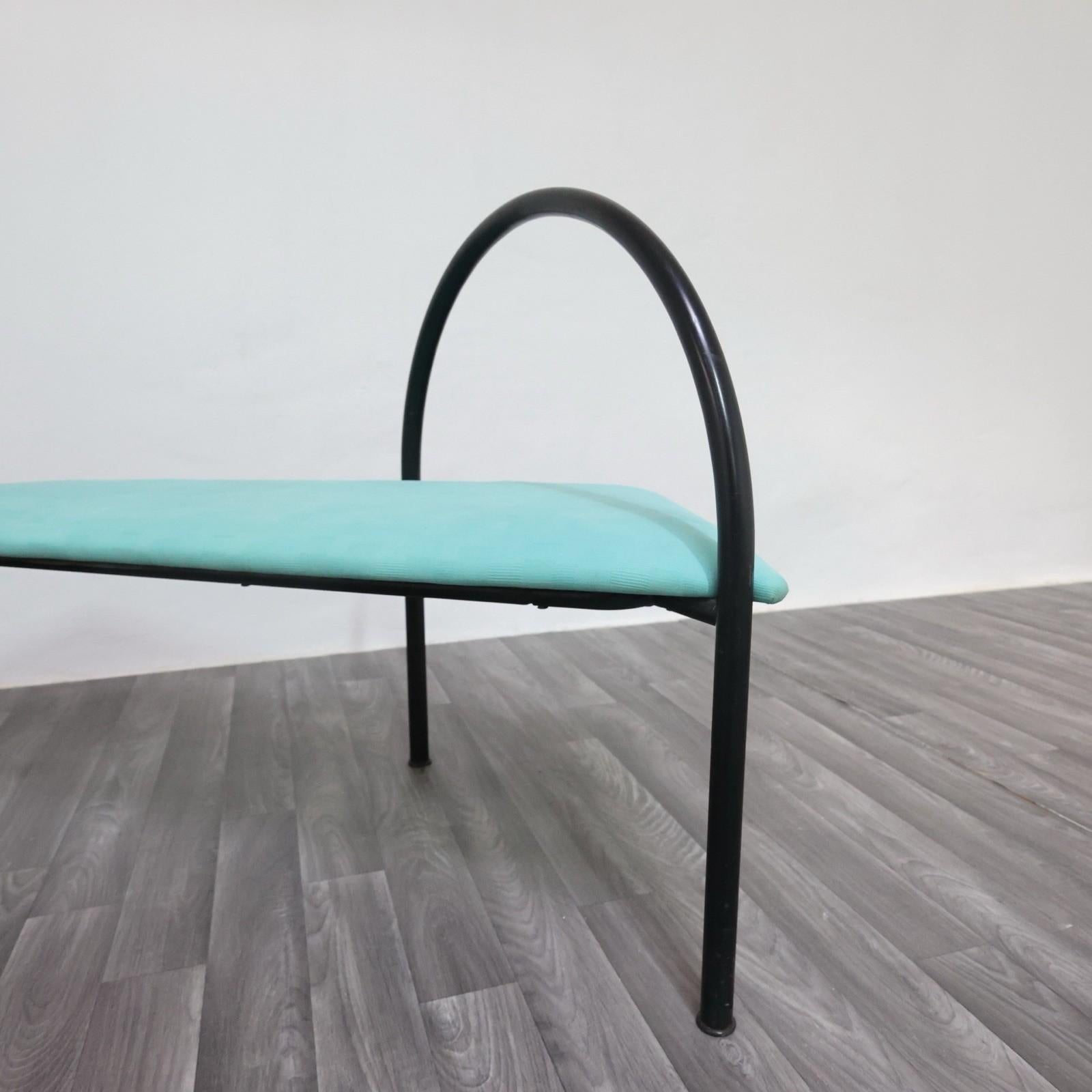 Post Design/One con tavolino design post-moderne Italie 1980's memphis style en vente 1