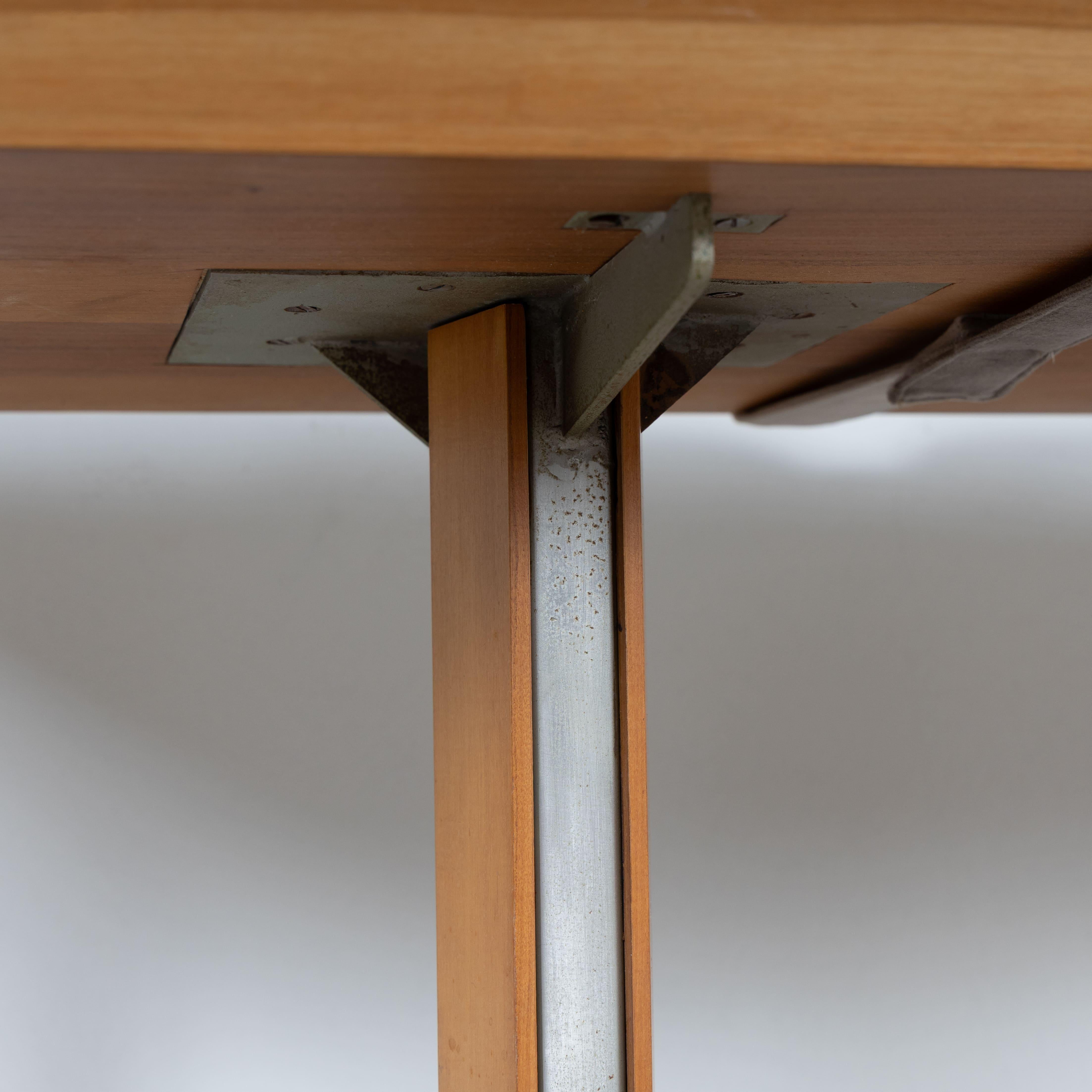 Panca in legno con cuscini e schienale in velluto, 1960 in vendita 5