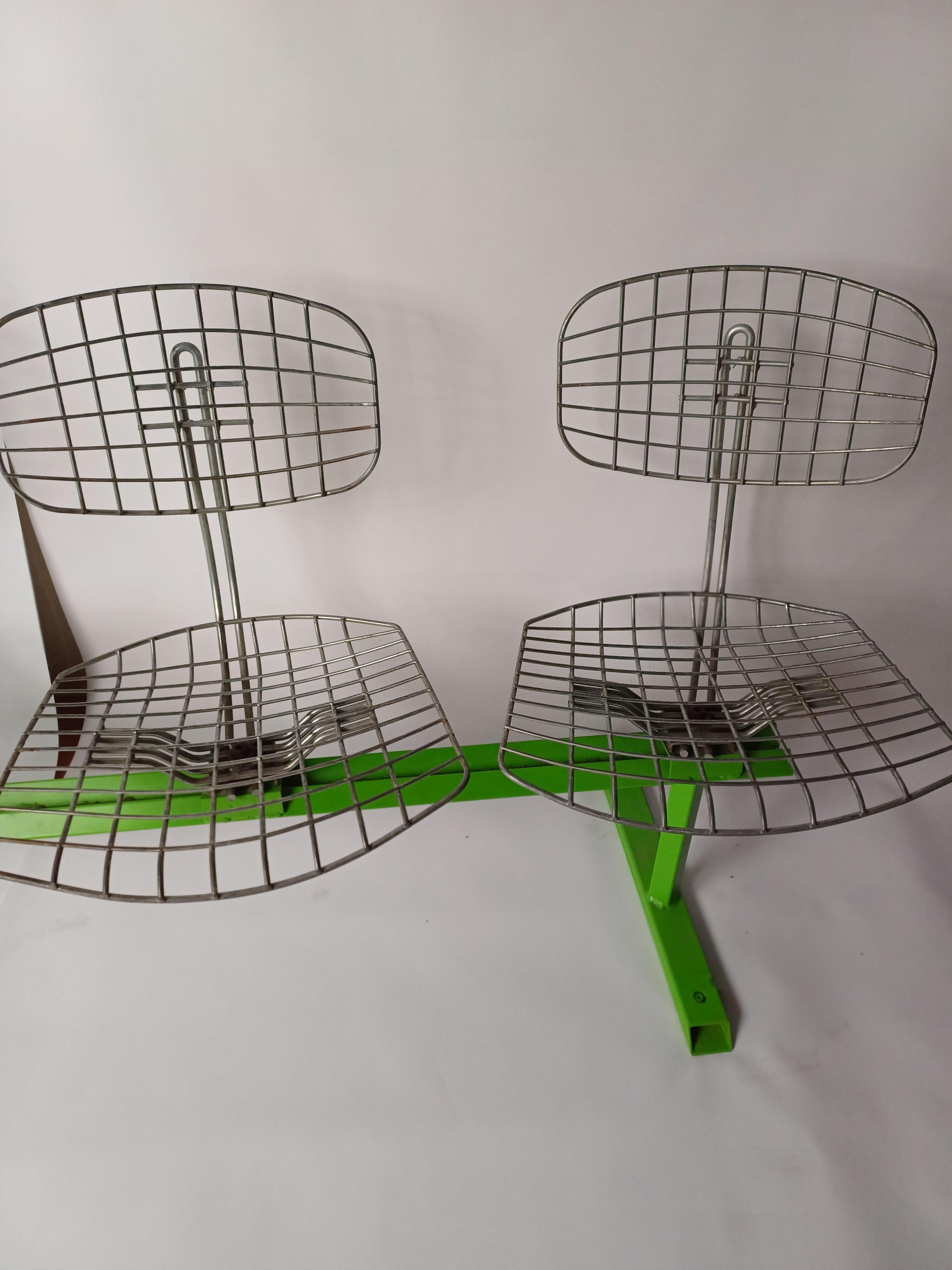 4-seater metal bench designed by Michel Cadestin In Good Condition For Sale In Torino, Piemonte