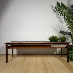 Banco de palisandro de mediados de siglo con soporte para plantas - Diseño escandinavo