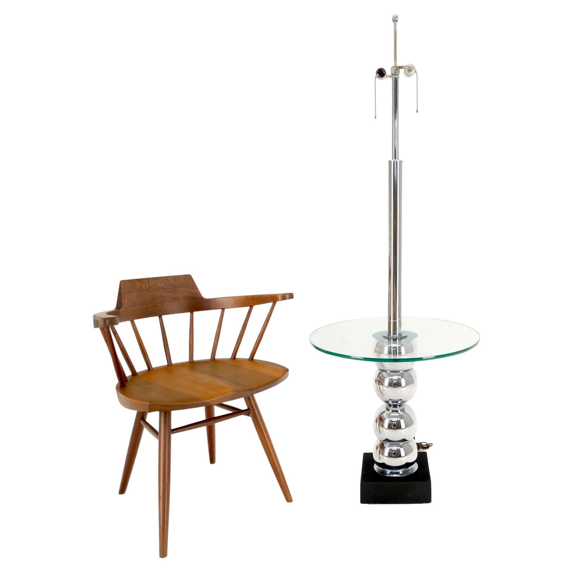 Américain Lampadaire d'extrémité de table en forme de sphères chromées encastrées à base en verre, mi-siècle moderne en vente