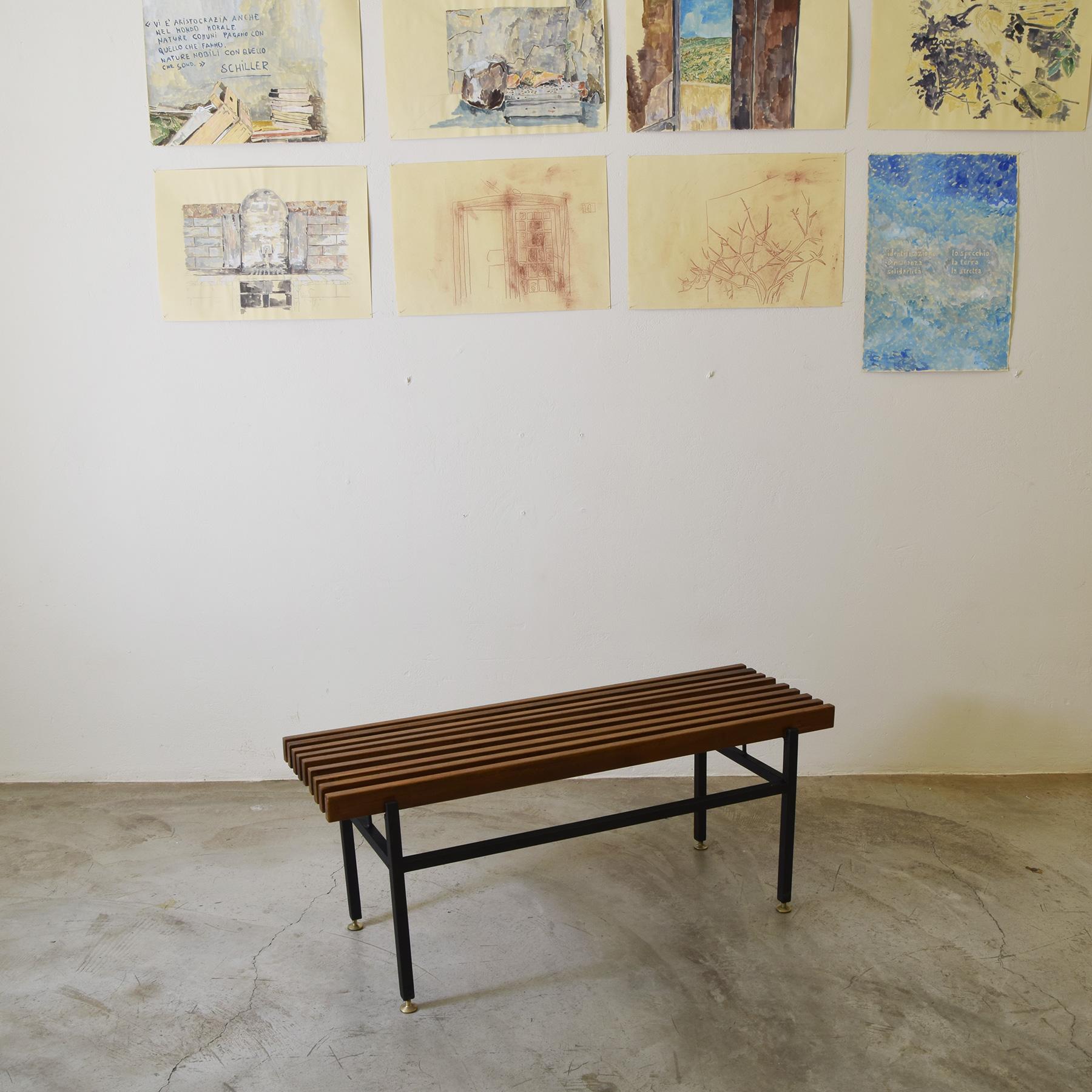 Mid-Century Modern Banc en teck leagno des années 1960 en vente
