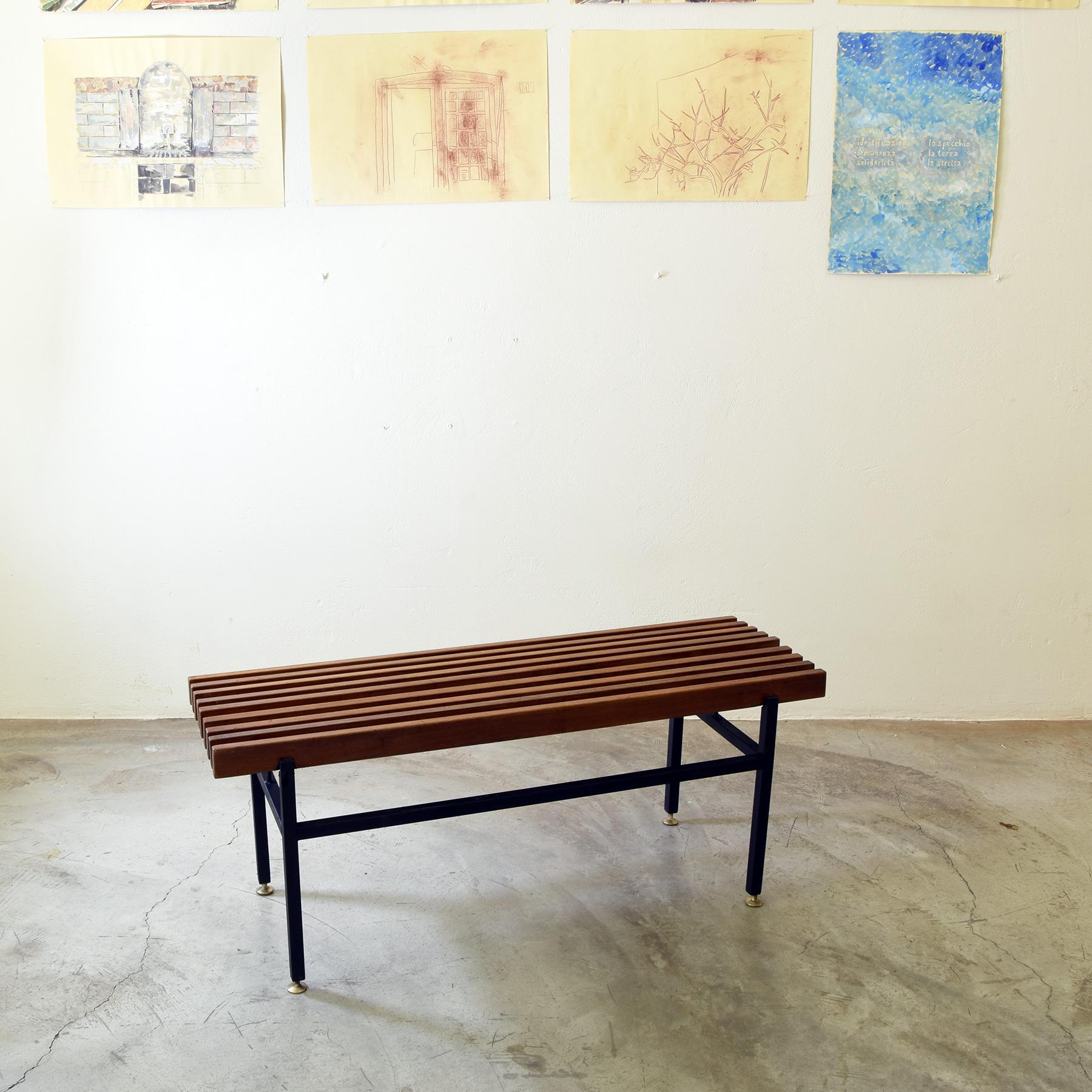 Italian Banc en teck leagno des années 1960 en vente