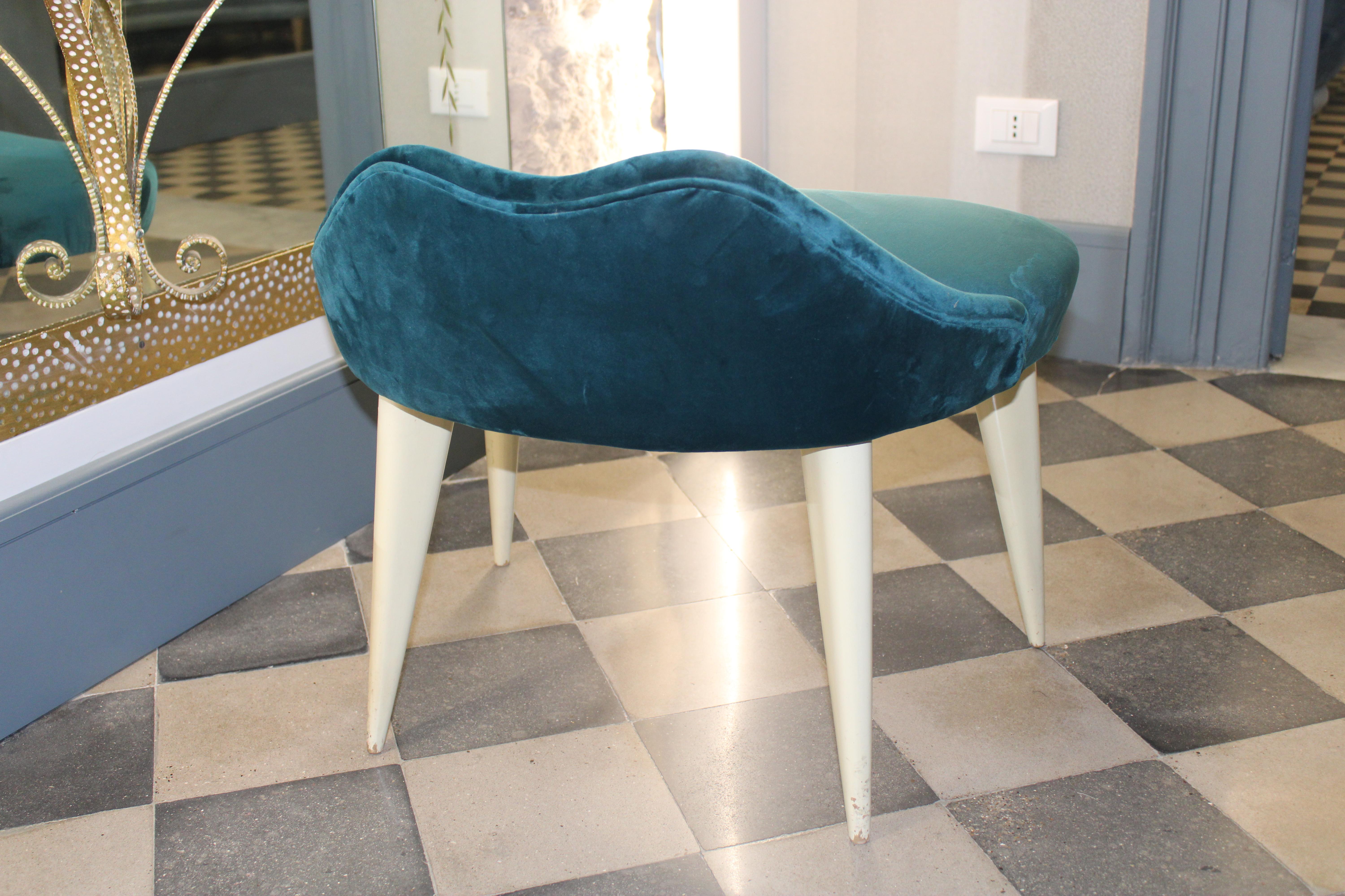 Italian Vittorio Dassi 1950s Green Velvet Sagomata Bench and Lacquered Feet Gio Ponti For Sale