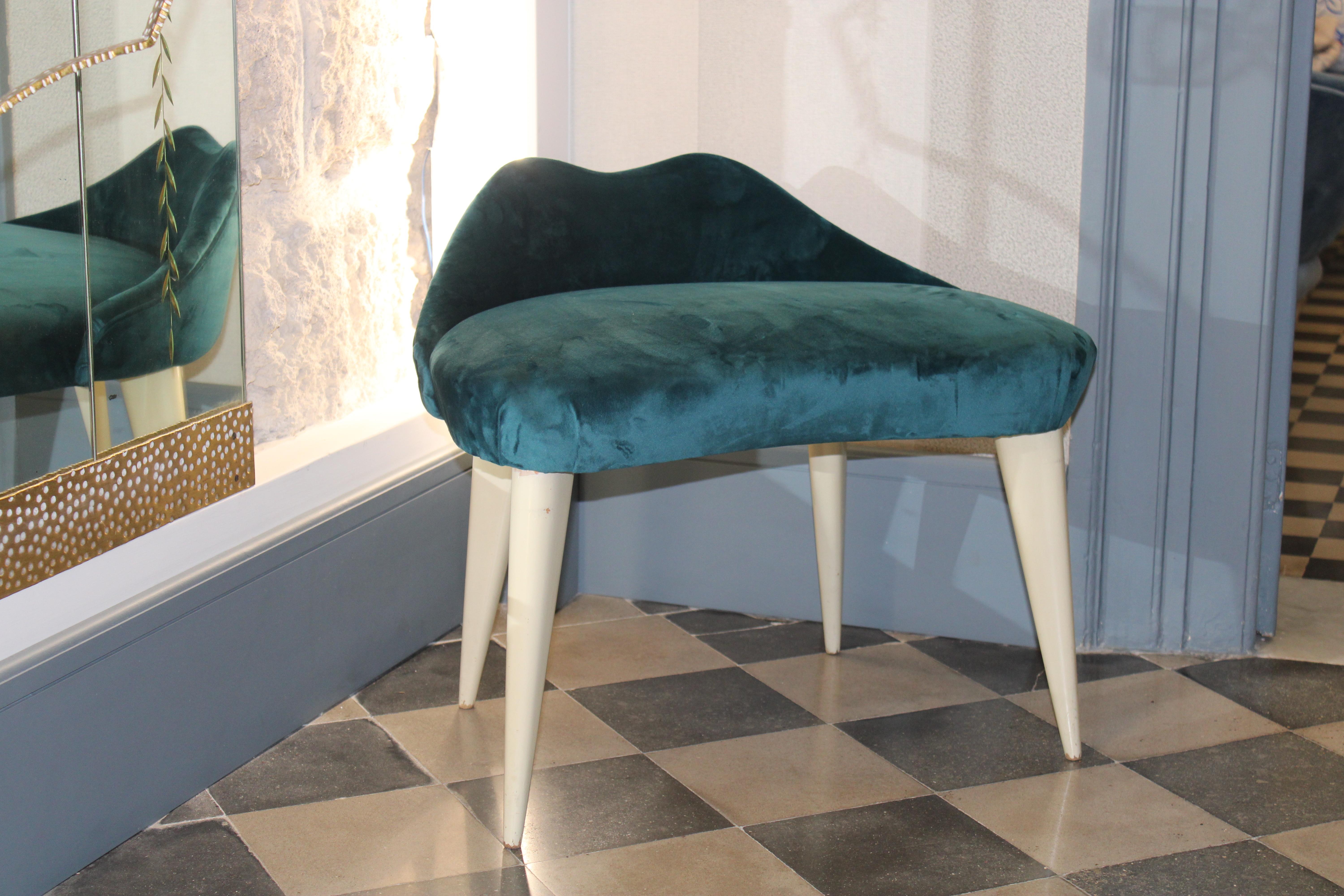 Mid-20th Century Vittorio Dassi 1950s Green Velvet Sagomata Bench and Lacquered Feet Gio Ponti For Sale