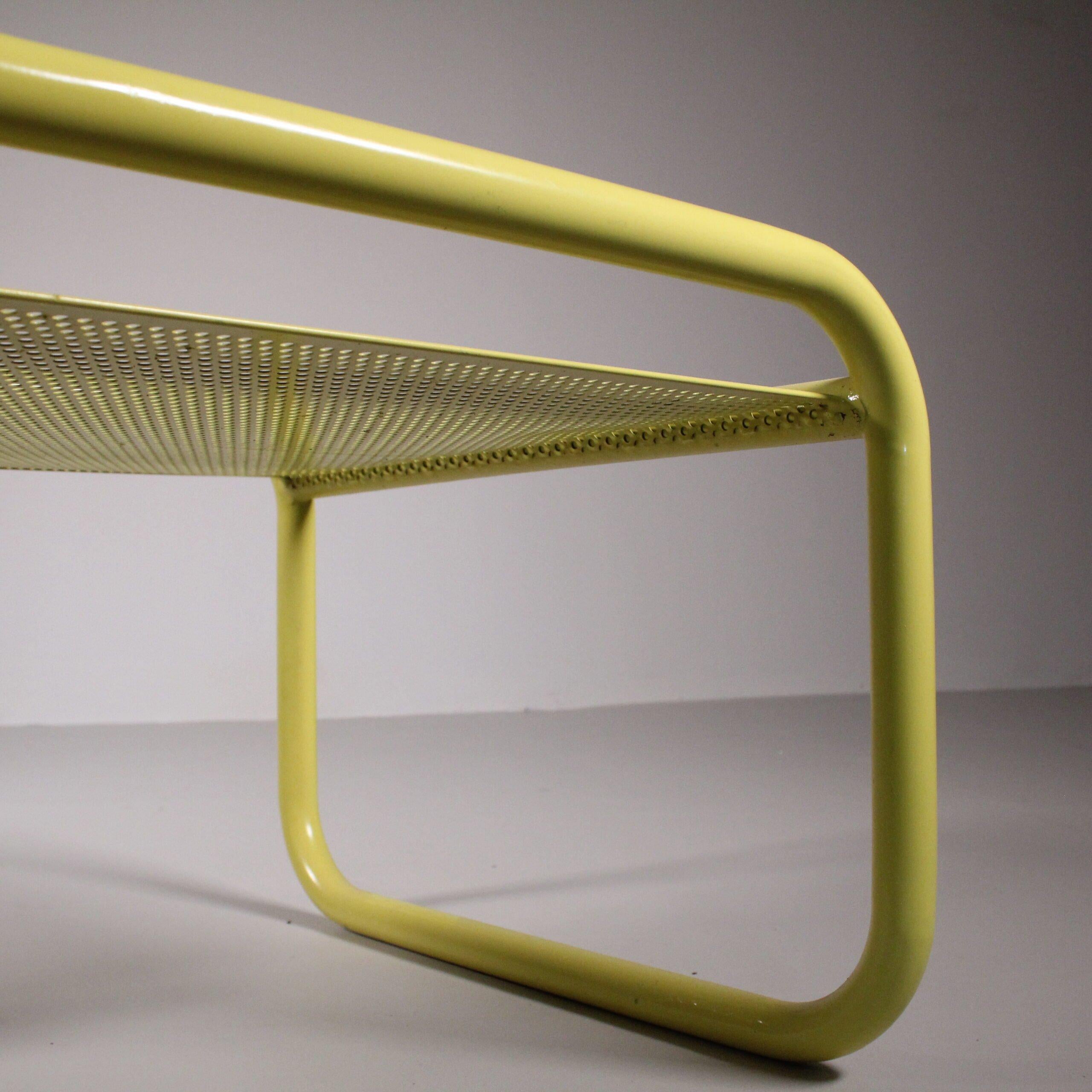Late 20th Century Banc jaune Locus Solus Gae Aulenti en vente