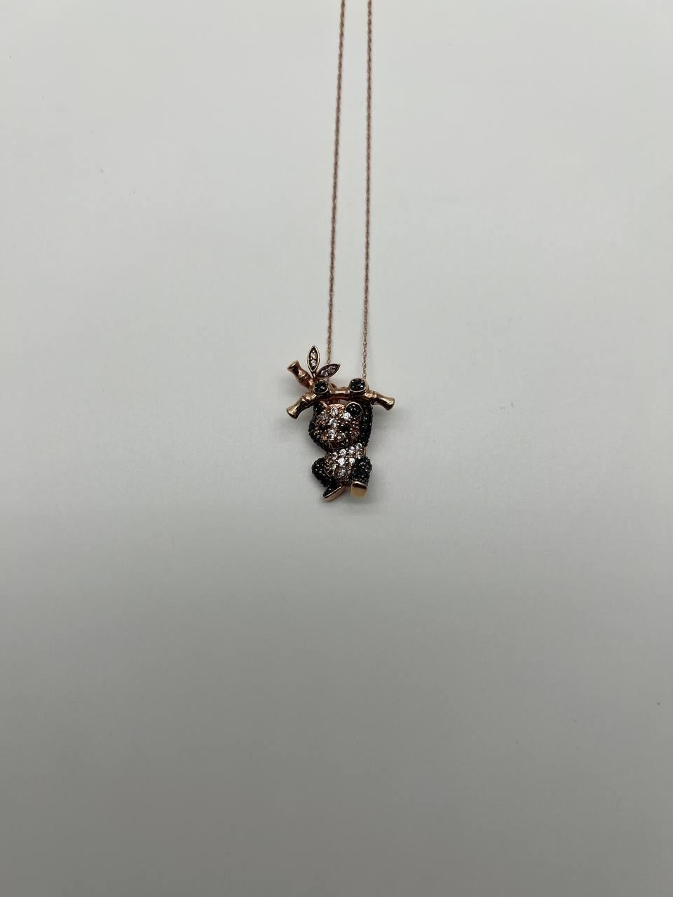 Collier pendentif Panda Bear Bamboo Tree Leaf en or 14 carats pavé de diamants blancs et noirs en vente 6