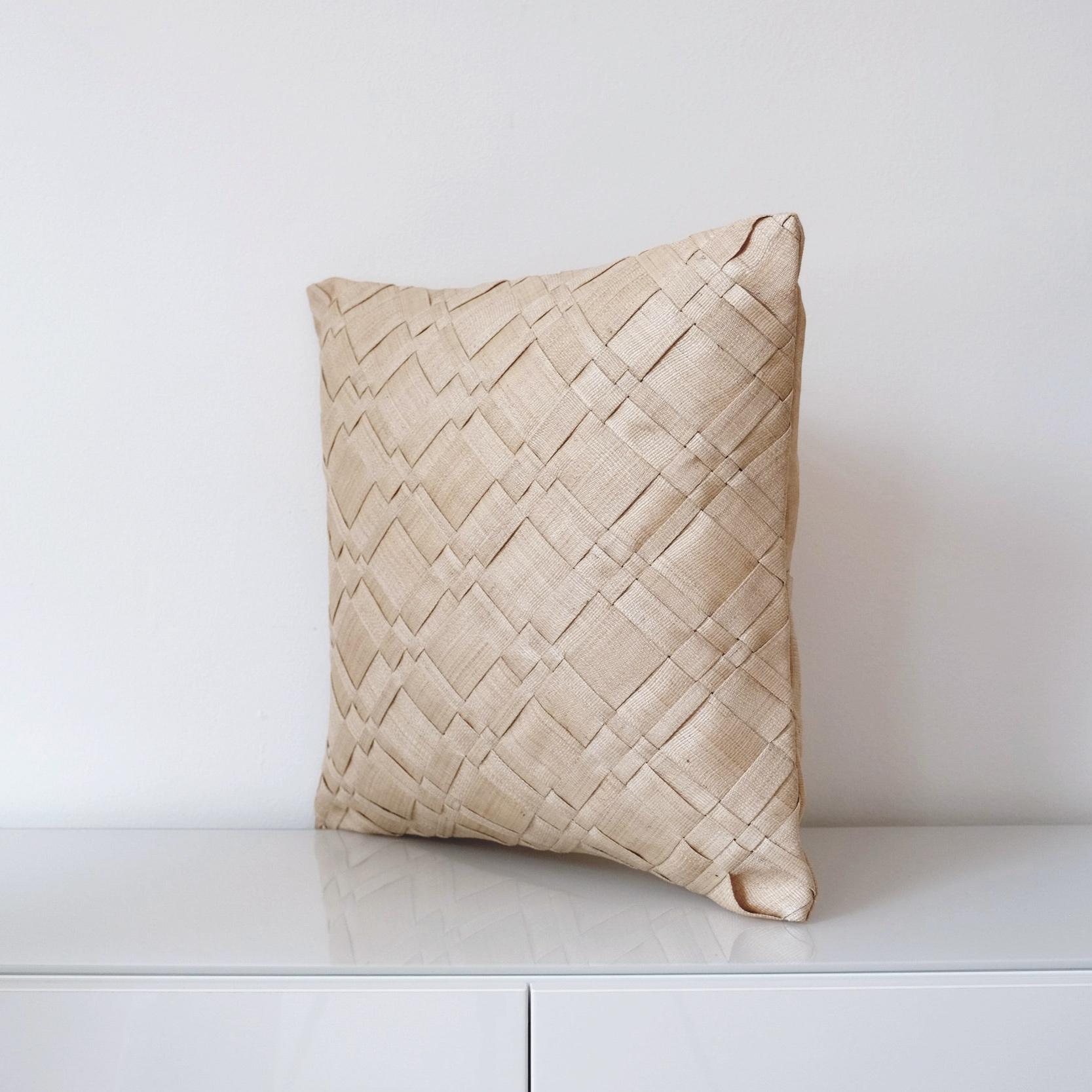 Handcrafted cushion cover made with naturally dyed and delicately woven T’nalak cloth from Abaca fibres and fastened with coconut shell buttons
Colour: light sand

50 x 50 cm
19.7? x 19.7?
Recommended cushion filler: 61 x 61 cm / 24? x
