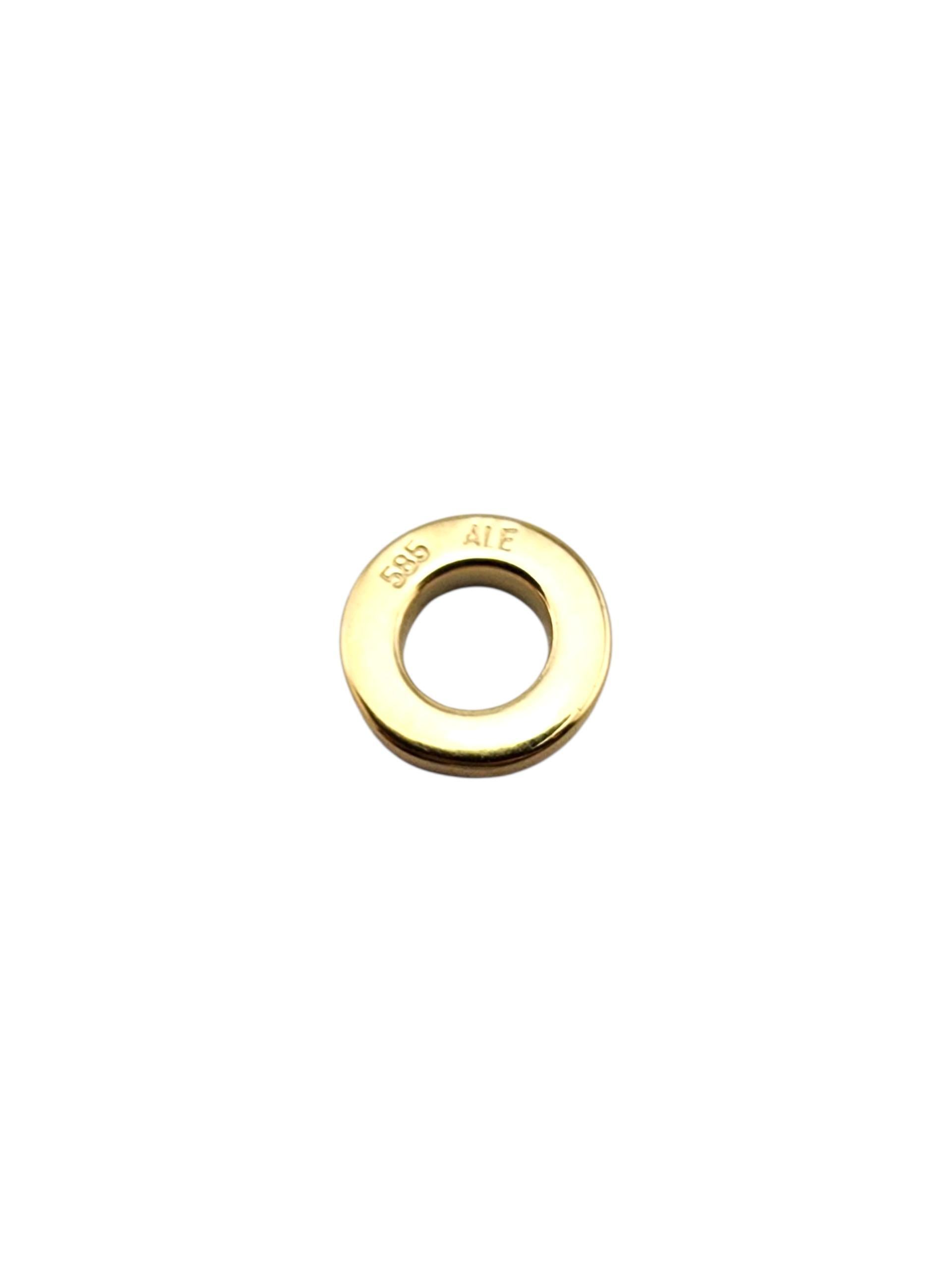 Pandora, oro giallo 14 carati, Charm distanziatore piatto 750130

Questo charm Pandora in oro giallo 14 carati emana un'elegante semplicità, un pezzo versatile progettato per aggiungere un tocco personale e una lucentezza senza tempo a qualsiasi