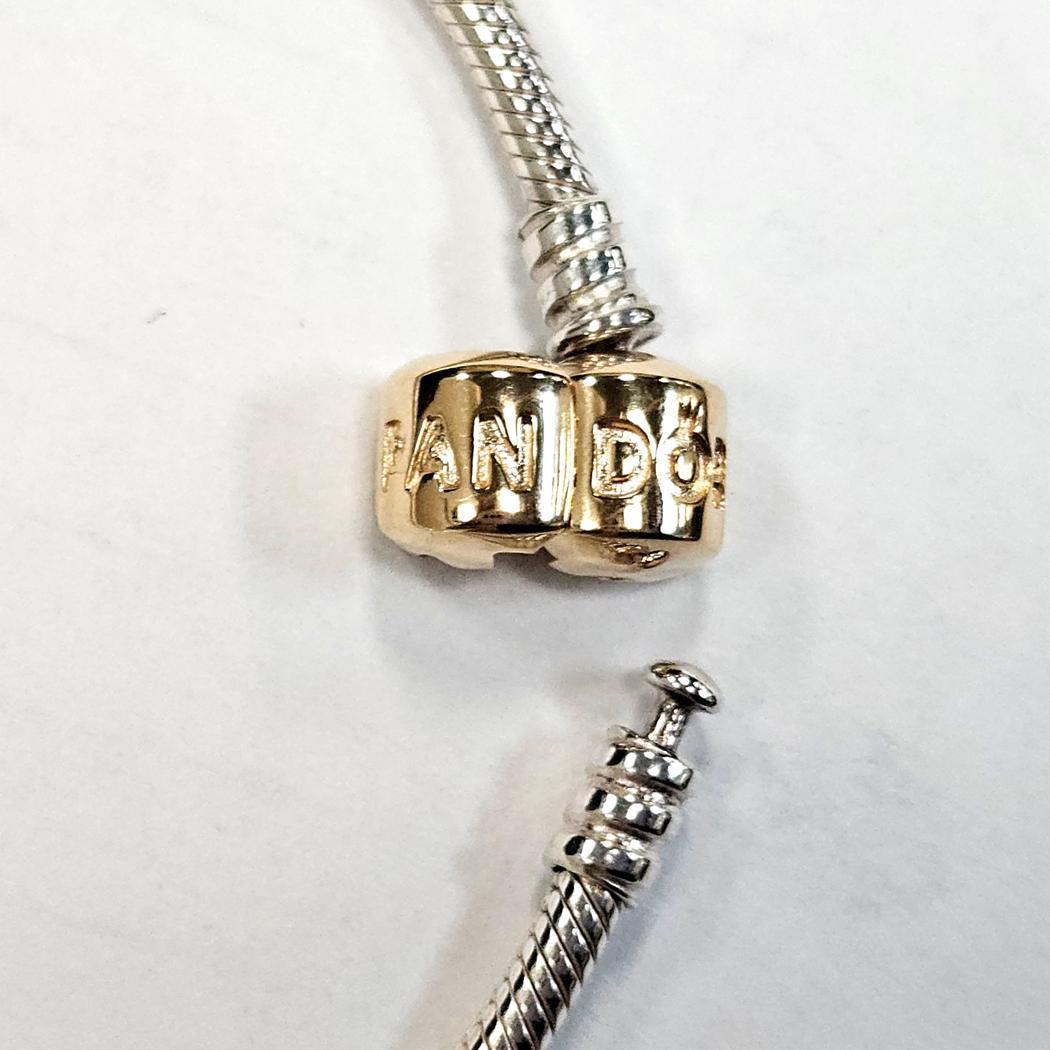 Bracciale Pandora in argento e 14Kt misura 7 in vendita 1