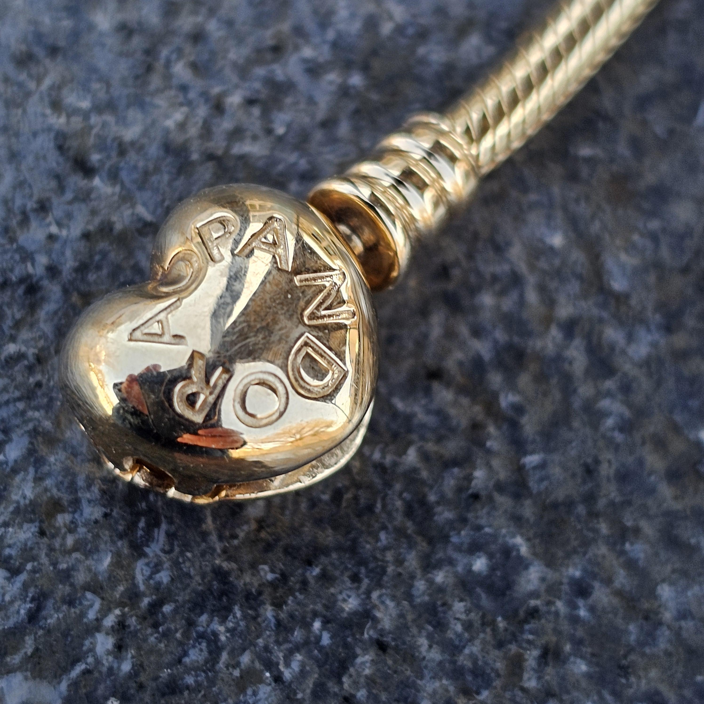 Pandora Moments 14k Gold Armreif mit Herzverschluss und Schlangenanhänger 6,5