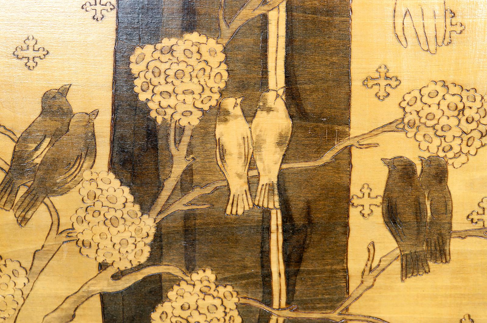Tafel / Pyrographie, Der heilige Franziskus spricht zu den Vögeln, Gotik Jugendstil 1900er Jahre im Angebot 5