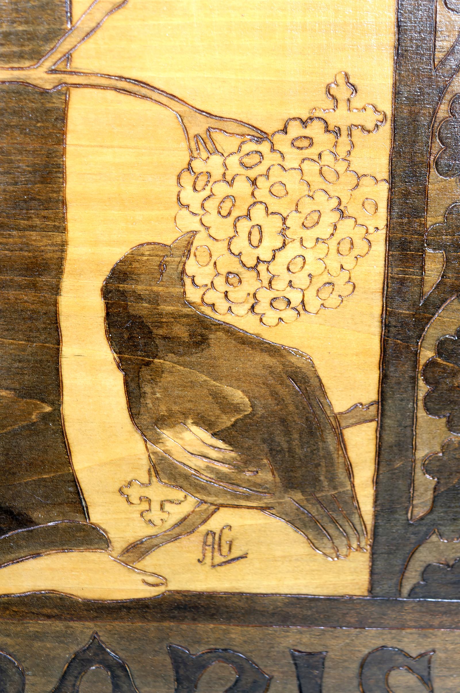 Tafel / Pyrographie, Der heilige Franziskus spricht zu den Vögeln, Gotik Jugendstil 1900er Jahre im Angebot 6