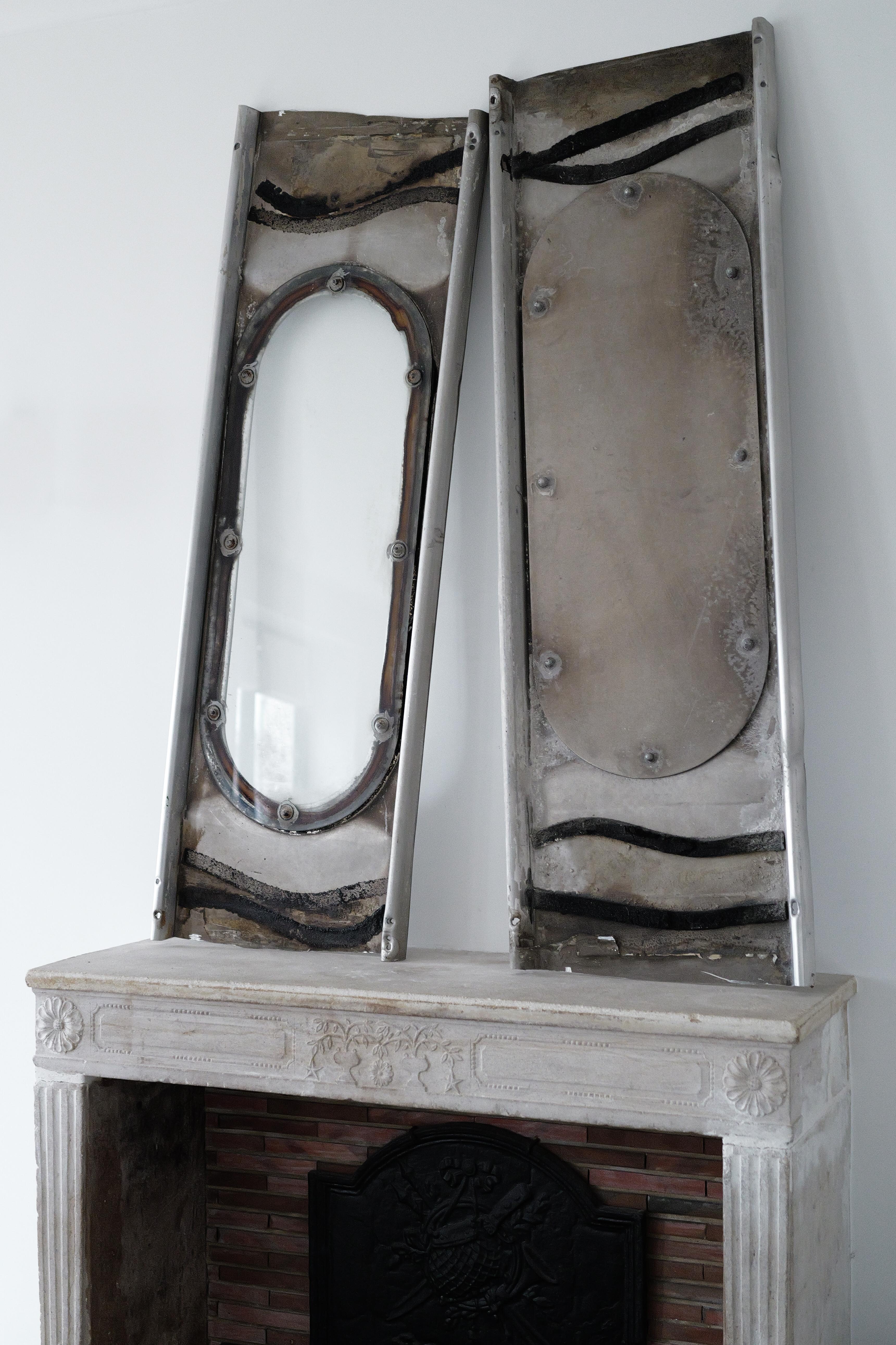 Panel with glass porthole - 1960 Jean Prouvé - Studal For Sale 4