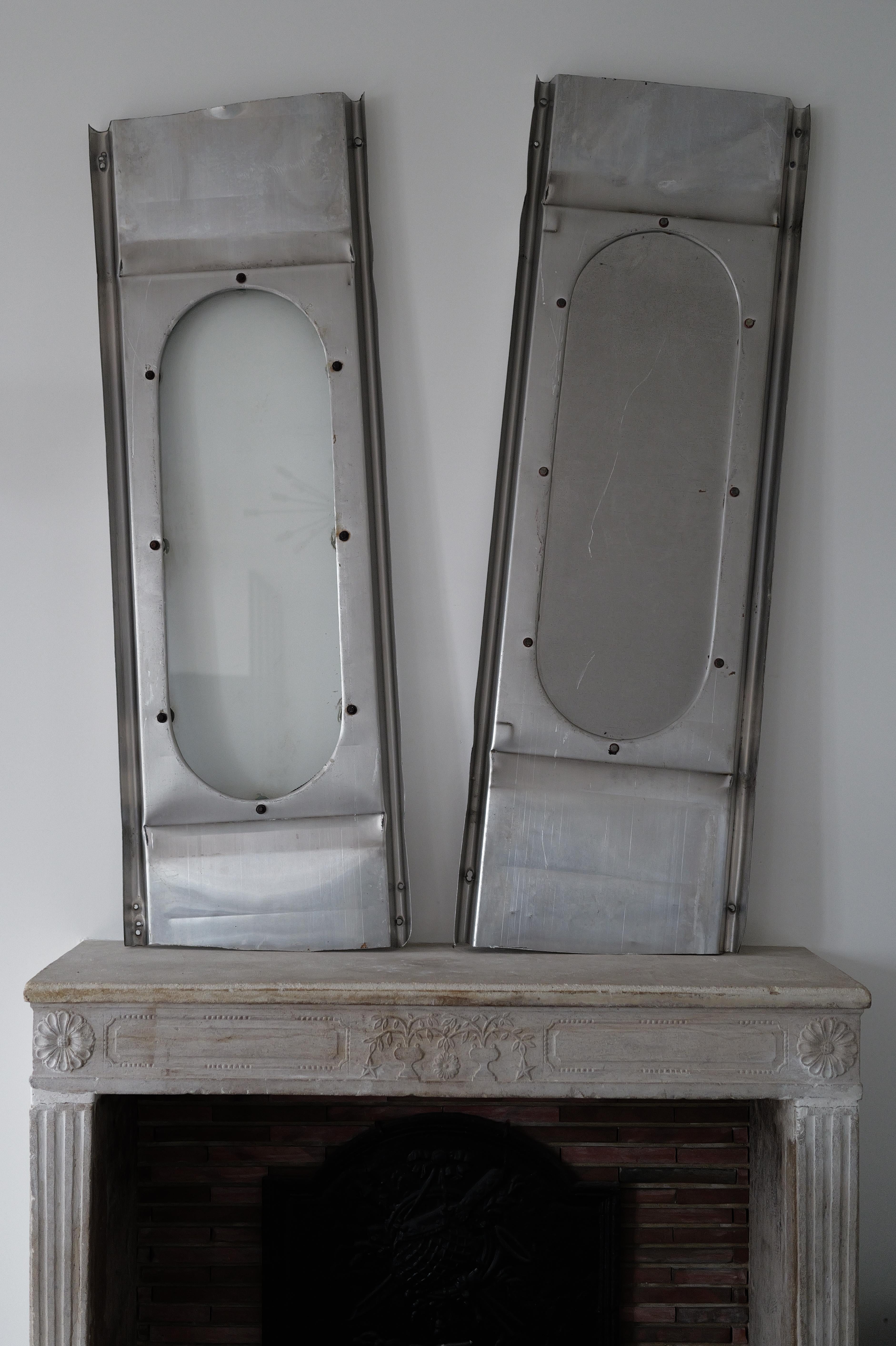 Panel with glass porthole - 1960 Jean Prouvé - Studal For Sale 5