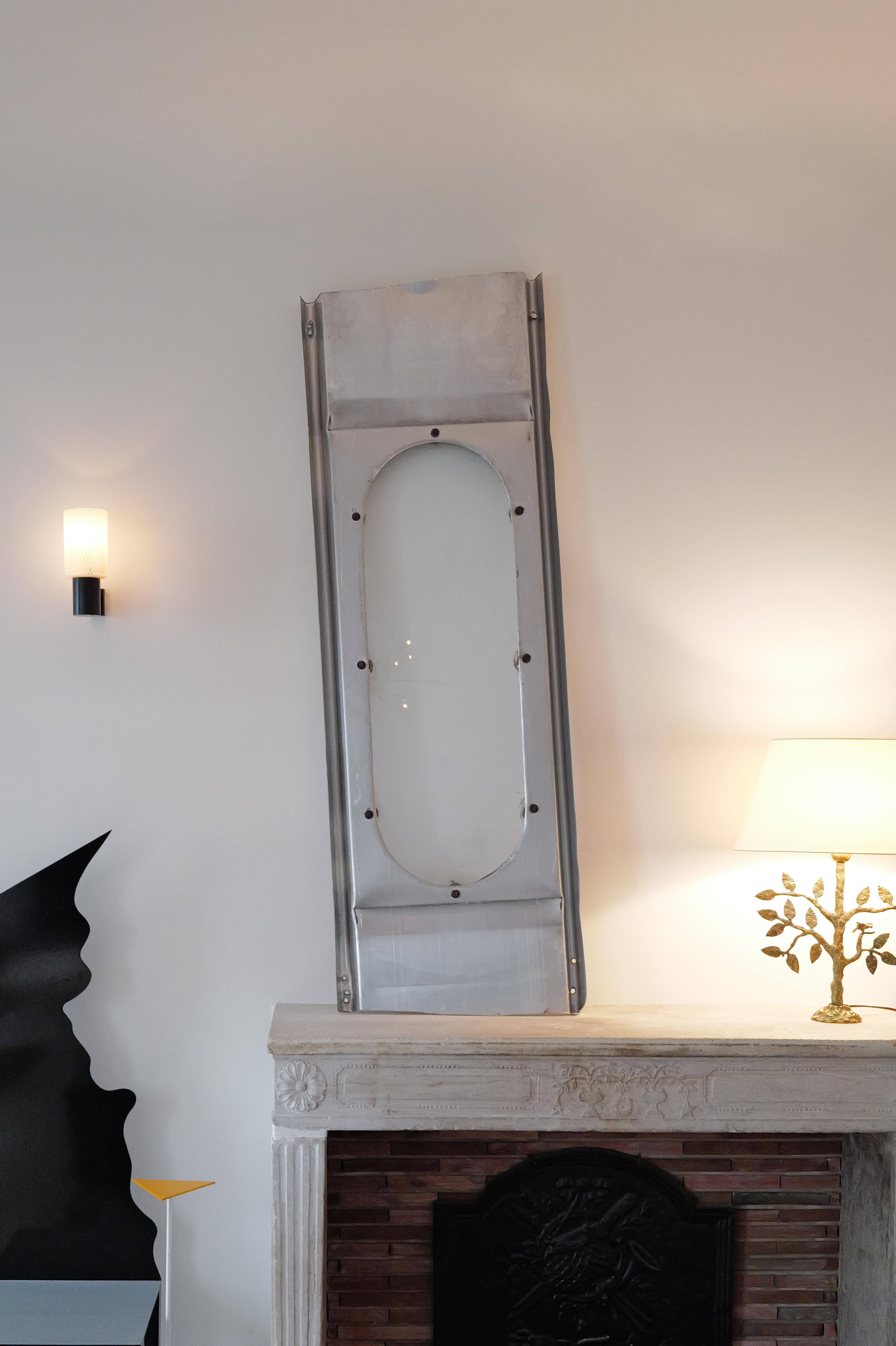 Very rare Panel with glass porthole - 1960 Jean Prouvé - Studal
.
Self-supporting porthole bin.
.
Aluminium and glass.
.
Saint Egreve technical building/ architect Gutton
.
Dimensions :
163 cm x 52 cm x 4,5 cm
.
In vintage condition with lots of