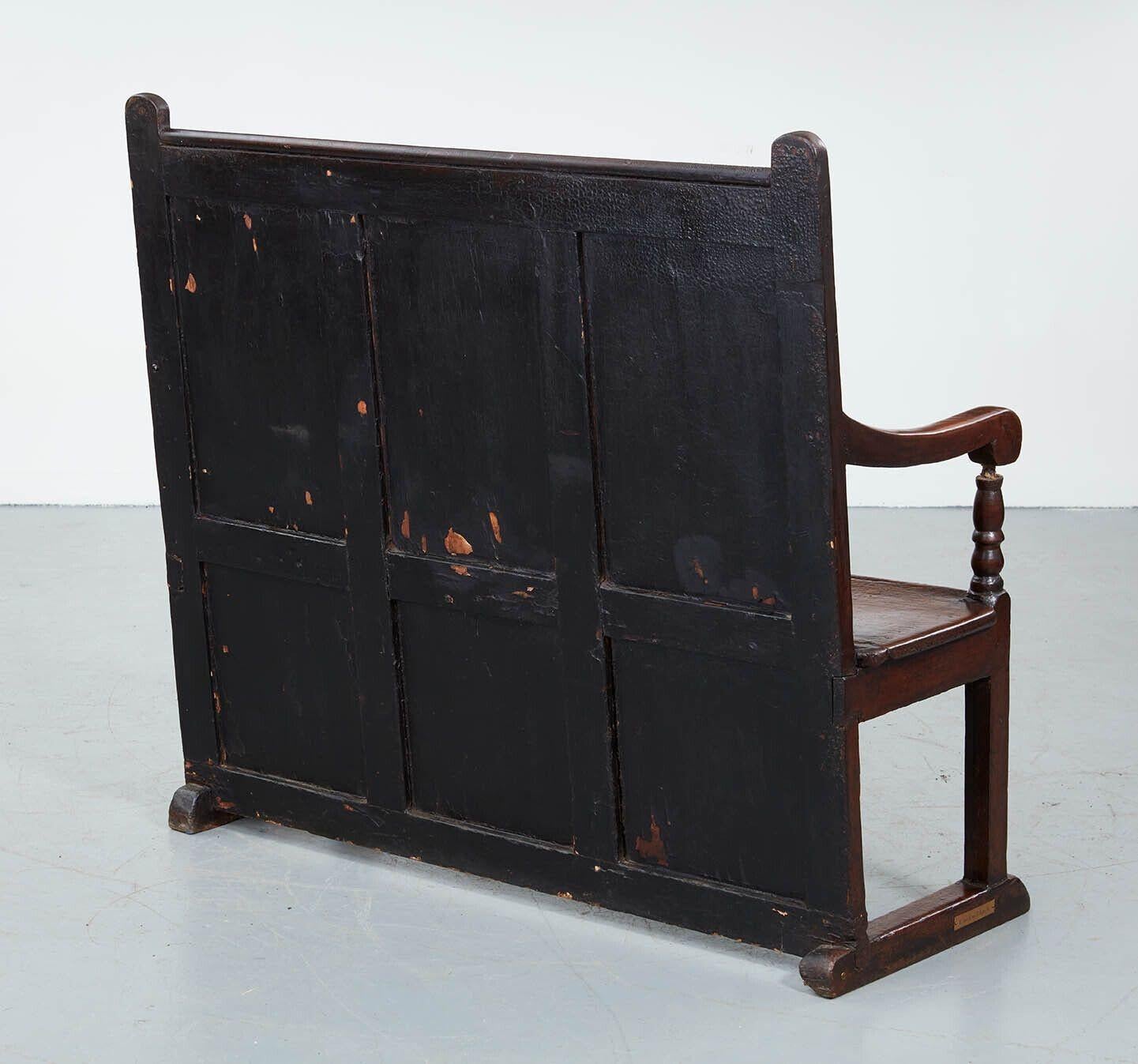 Paneled Settle Bench with Sled Feet For Sale 2