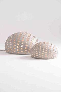 Panelitos Armadillo Medium di Piegatto, una lampada scultorea contemporanea