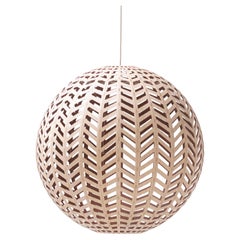 Panelitos Orb Lamp Medium di Piegatto, una lampada scultorea contemporanea