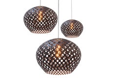 Panelitos Sphere Lamp Medium di Piegatto, una lampada scultorea contemporanea