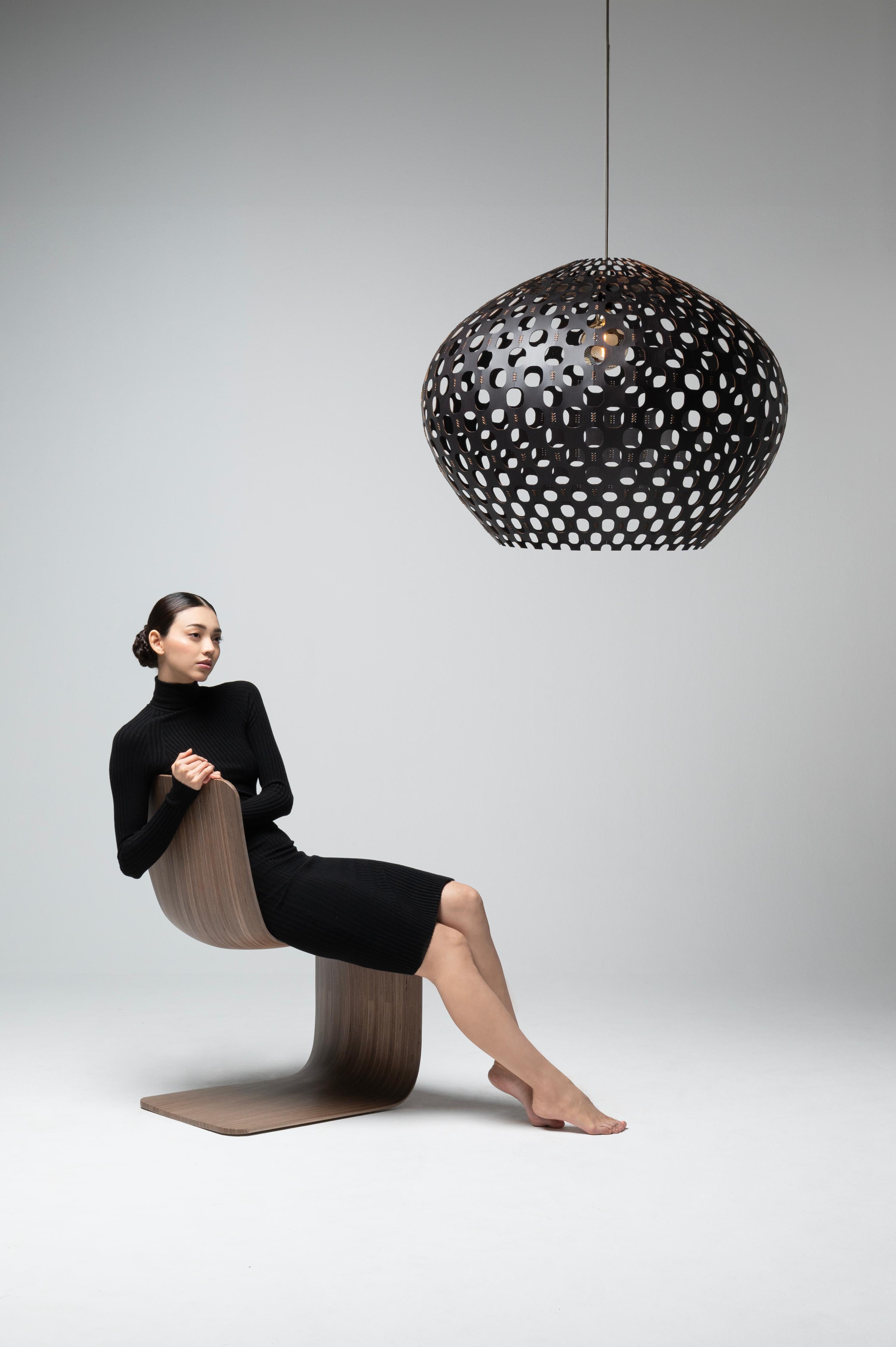 Hand-Woven Panelitos Sphere Lamp Medium by Piegatto, a Contemporary Sculptural Lamp For Sale
