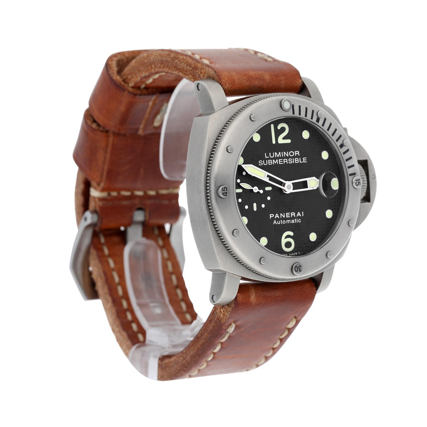 Panerai 44mm Luminor Submersible PAM00025 Datum schwarzes Zifferblatt Automatikuhr im Zustand „Hervorragend“ in New York, NY