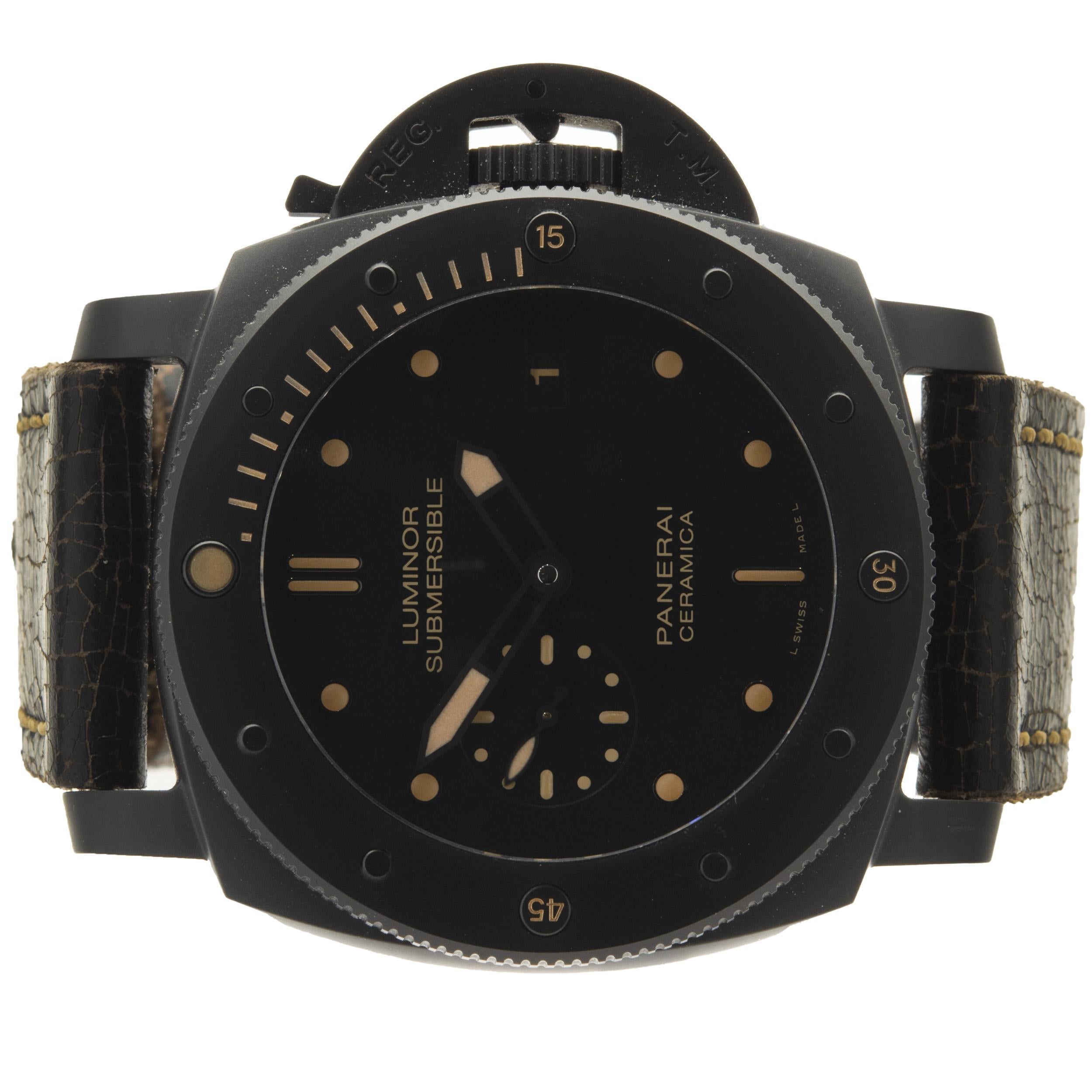Movimento: automatico
Funzione: ora, minuti, piccoli secondi, data
Cassa: cassa in ceramica nera da 47 mm, vetro zaffiro, lunetta girevole unidirezionale, corona push-pull
Cinturino: Cinturino in pelle marrone Panerai, fibbia ad