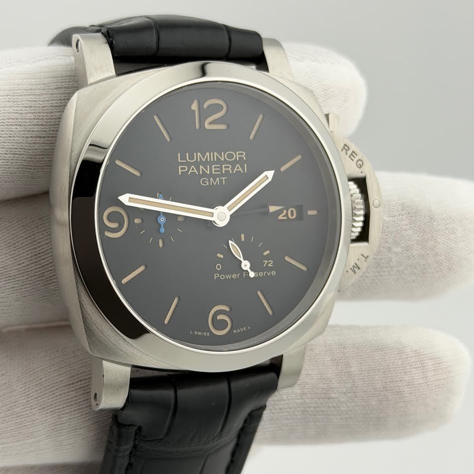 Style Number: PAM01321 / PAM 01321



Serial: OP7119BB202****



Year: 2022

 

Model: Panerai Luminor 1950 3 Days GMT Power Reserve

 

Case Material: Stainless Steel

 

Band: Leather 

 

Bezel: Stainless Steel

 

Dial: Black 

 

Crystal: