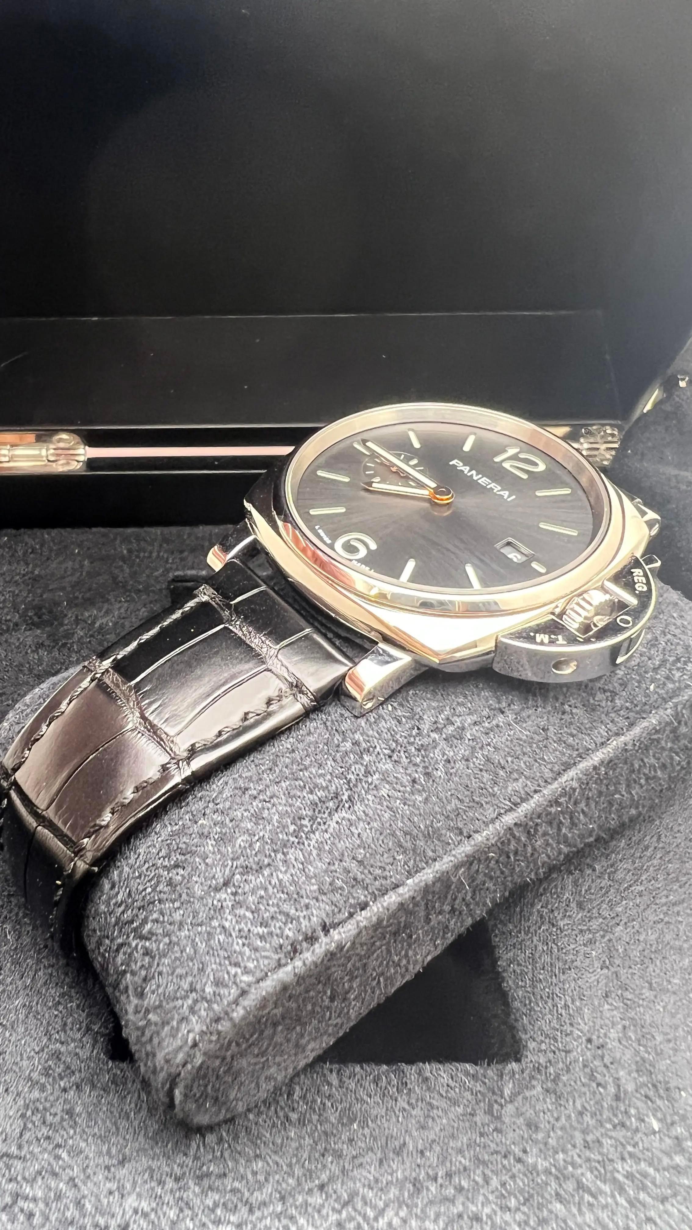 Panerai Luminor Due 42mm Anthrazit Zifferblatt Box Papiere 2022 PAM01250 im Angebot 3