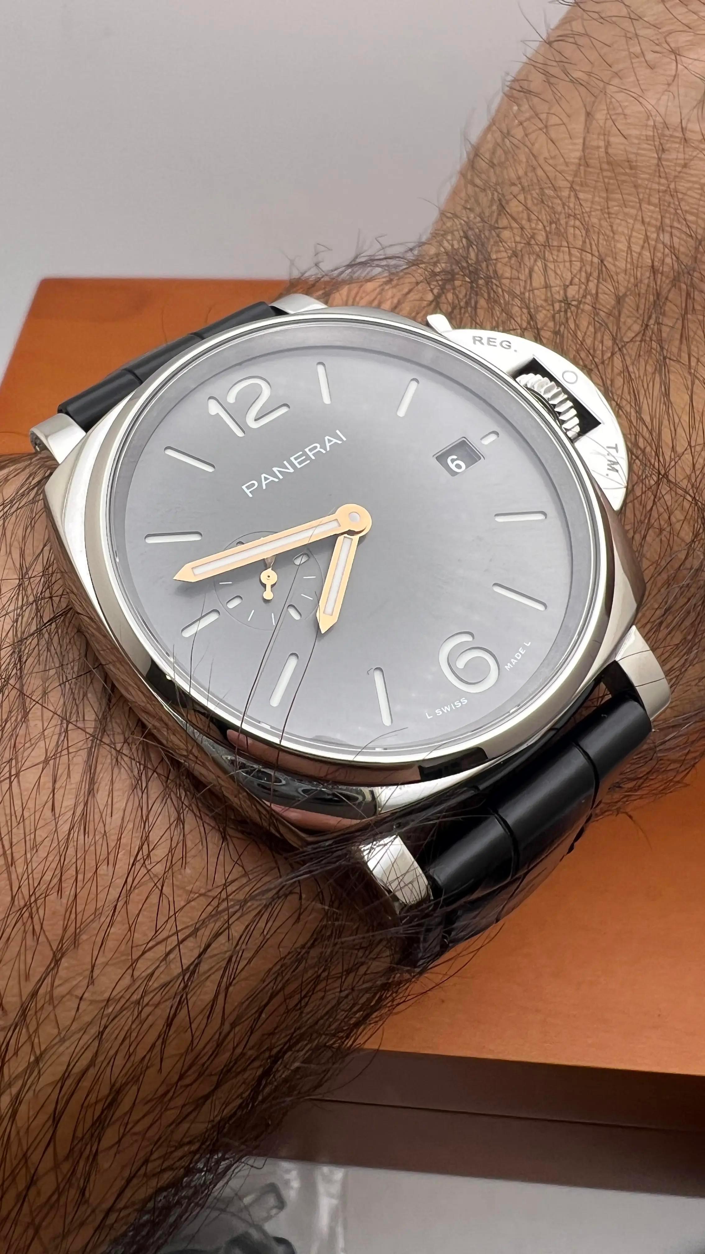 Panerai Luminor Due 42mm Anthrazit Zifferblatt Box Papiere 2022 PAM01250 im Angebot 4