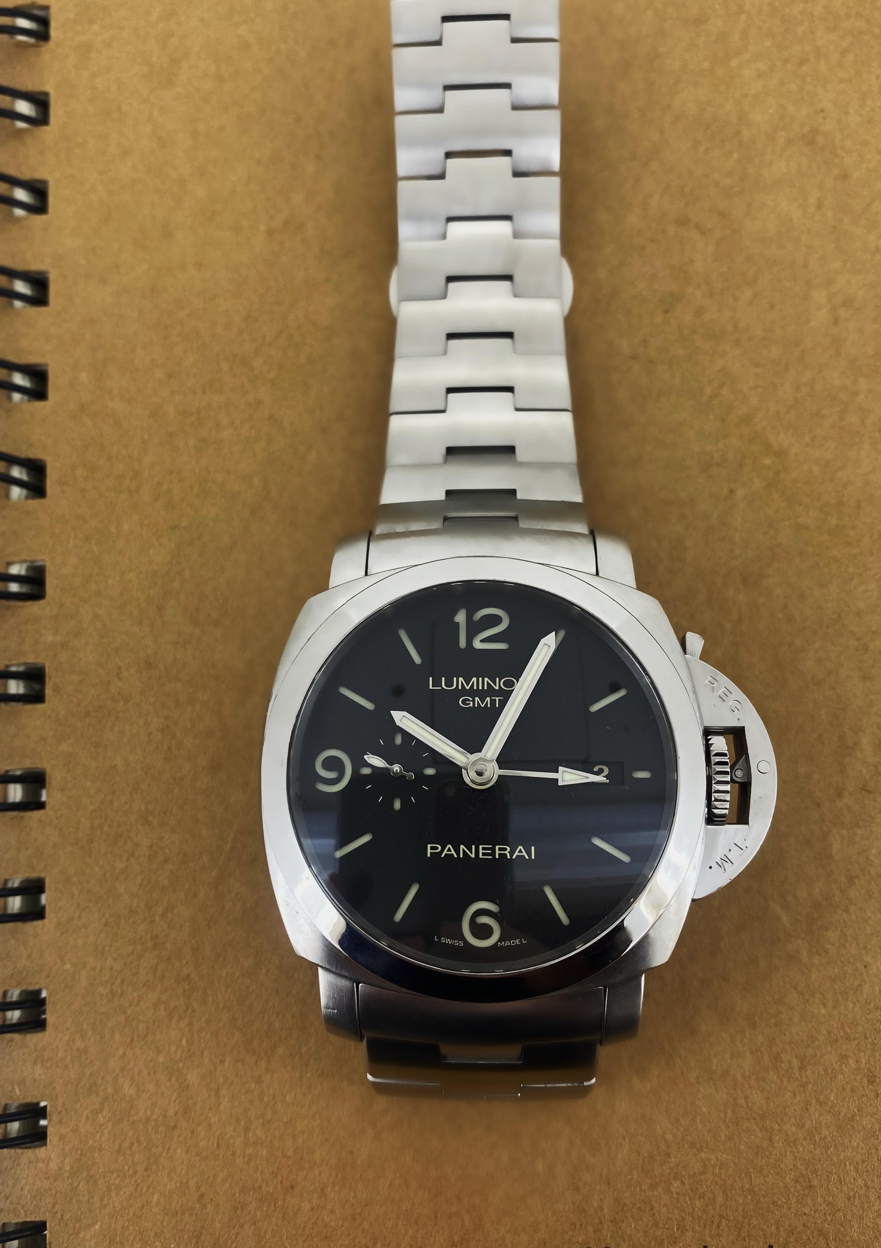 Panerai Luminor GMT PAM 00320-OP6817, Cal P.9001 c2015 Reloj automático para caballero. Moderno en venta