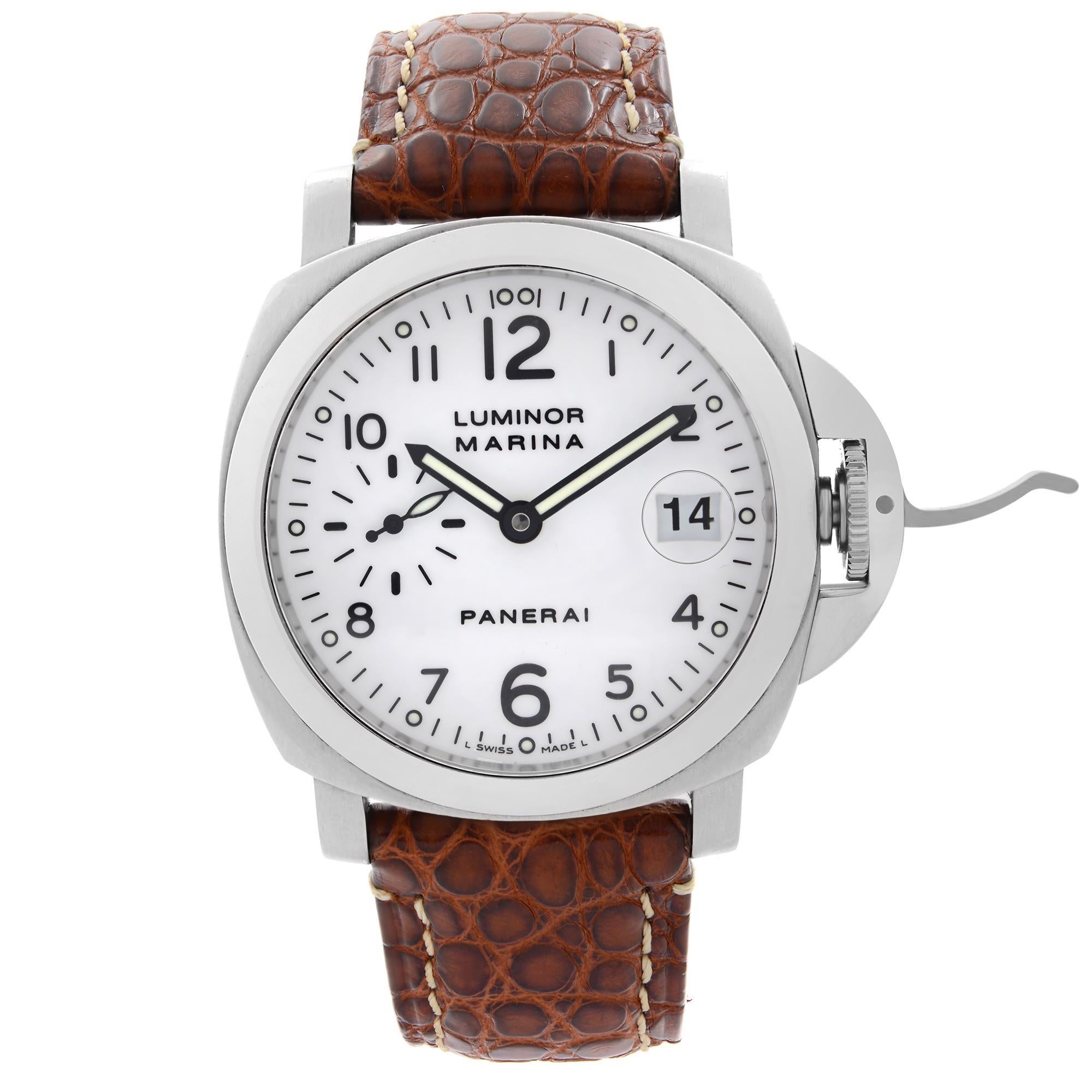 Gebraucht Panerai Luminor Marina 40mm Edelstahl weißes Zifferblatt Herren Automatikuhr PAM00049. Kommt mit kleinen Kratzern und Schrammen rund um das Gehäuse und Armband. Dieser schöne Zeitmesser wird von einem mechanischen (automatischen) Uhrwerk
