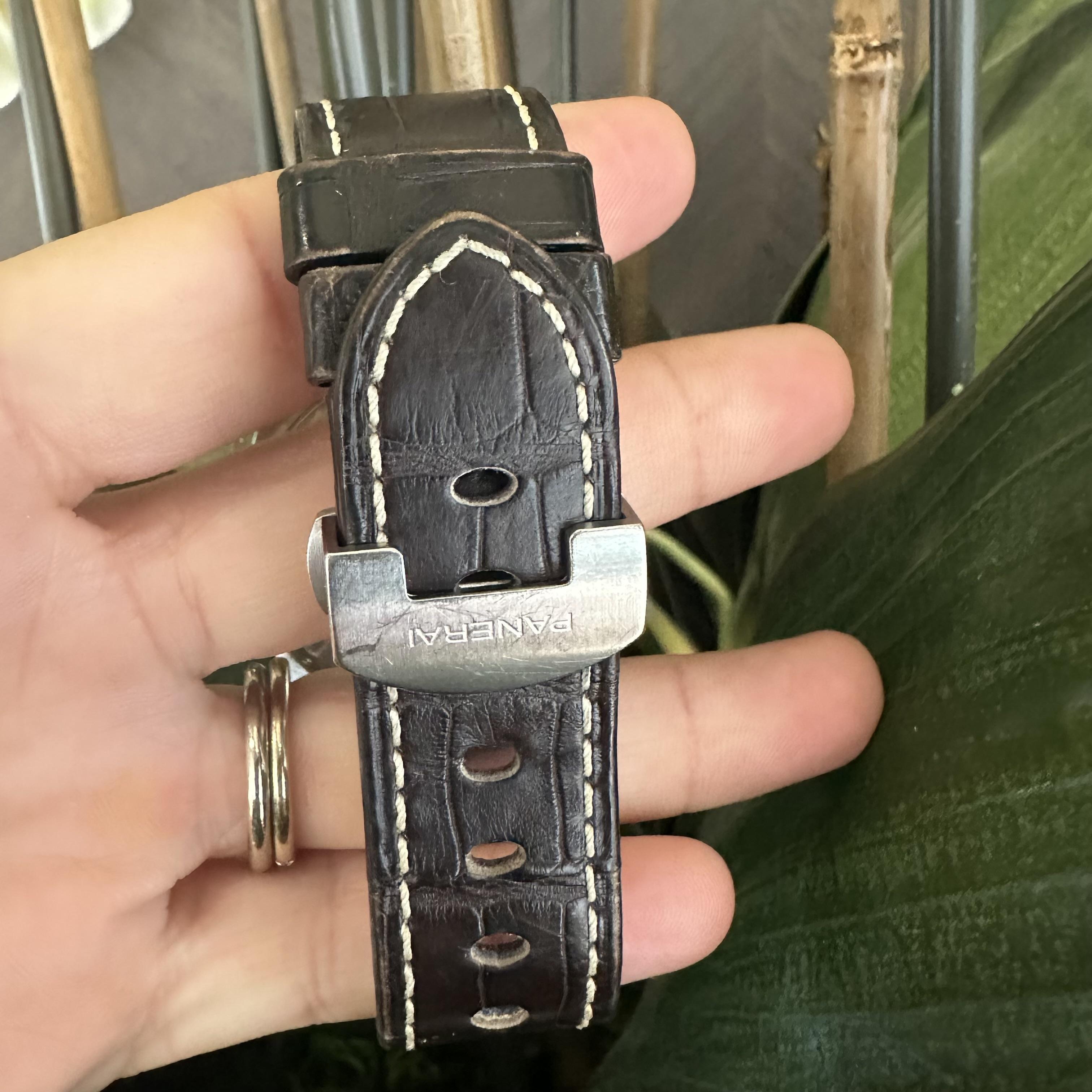 Women's or Men's Panerai Luminor Marina PAM00048 Stainless Steel Black Dial 40 mm Watch For Sale