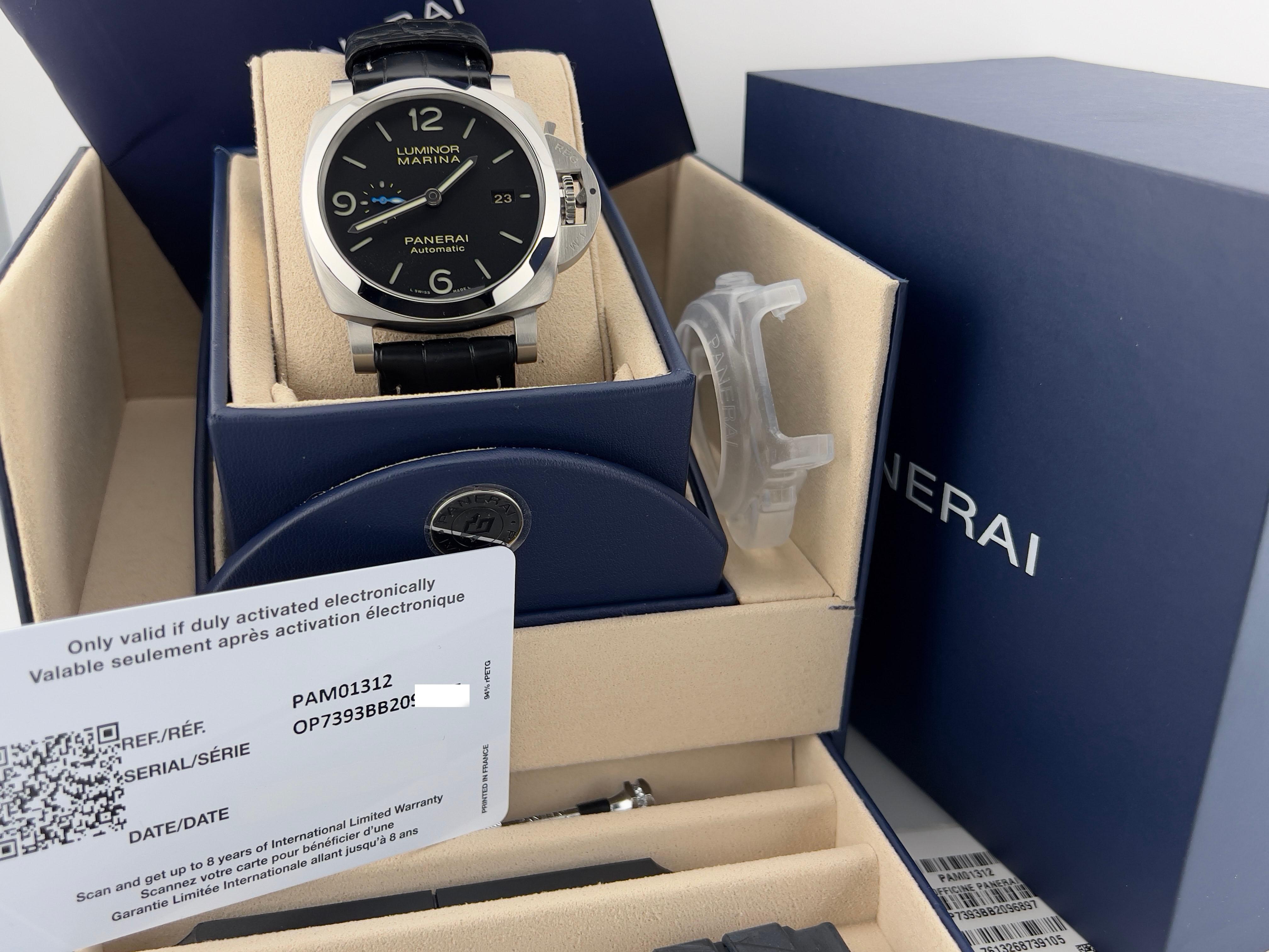 Numéro de style : PAM01312 / PAM 1312

 

Modèle : Panerai Luminor Marina 

 

Matériau du boîtier : Acier inoxydable 

 

Bande : Cuir 

 

Lunette : Acier inoxydable 

 

Cadran : Cadran noir 

 

Visage : Cristal saphir  

 

Taille du boîtier :