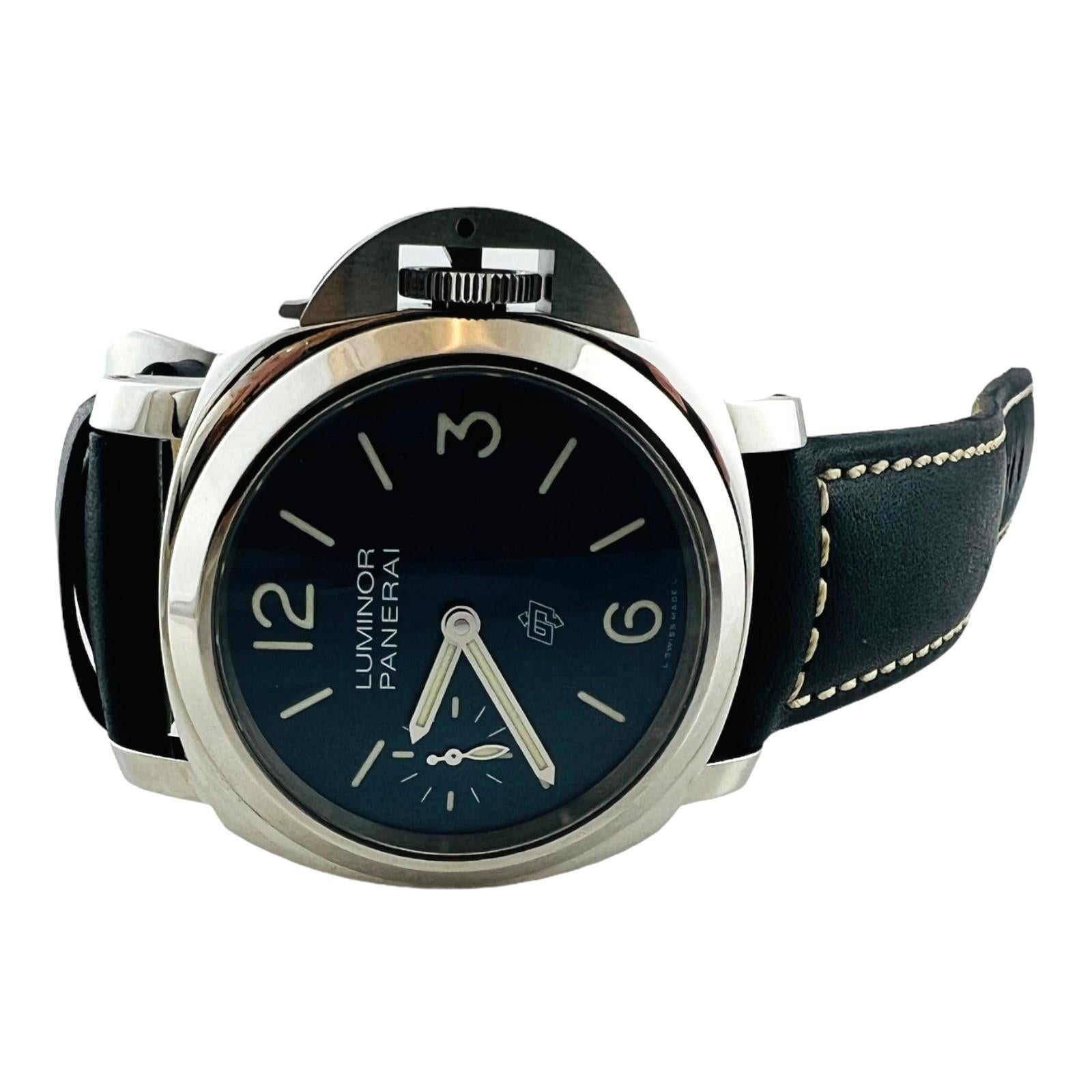 Panerai Luminor Men's Watch

Model: PAM 01085
Serial: OP7233PLO122967
Movement: 028133

Purchased May 2022 - worn very little

44mm case - brushed stainless steel

blue luminescent dial  - Arabic - small second hand at 9

blue leather band on watch