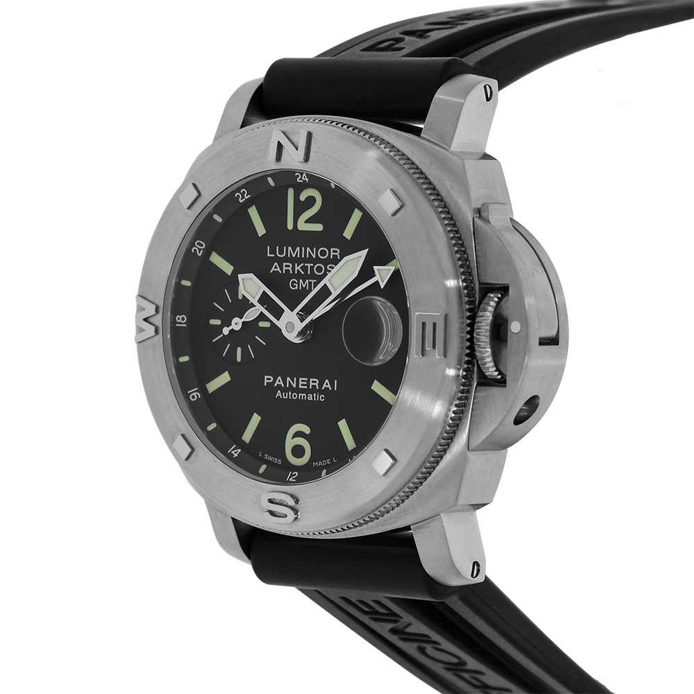 Panerai created the dependable PAM00186 for the dedicated yacht man who needs a watch that keeps up with their committed performance. The PAM00186 comes in a stainless-steel case that is cushion shaped, 40mm in diameter and 19mm thick with a solid