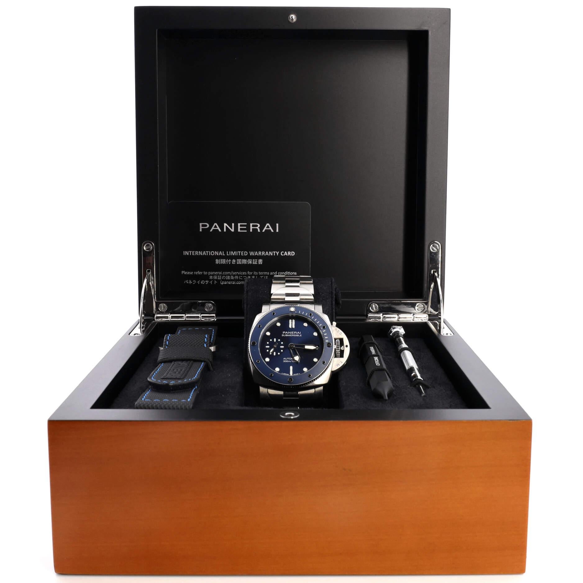 Condition: Excellent. Minor wear throughout case and bracelet.
Accessories: Warranty Card - Dated, Box
Measurements: Case Size/Width: 42mm, Watch Height: 13mm, Band Width: 22mm, Wrist circumference: 6.25