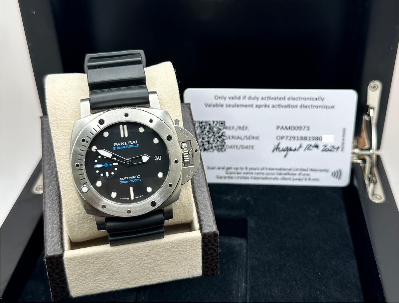Numero di stile: PAM00973



Anno: 2021

 

Model No: Panerai Luminor Submersible

 

Materiale della cassa: Acciaio inossidabile

 

Fascia: gomma nera 

 

Lunetta: Acciaio inossidabile

  

Quadrante: nero

 

Cristallo: cristallo di zaffiro

