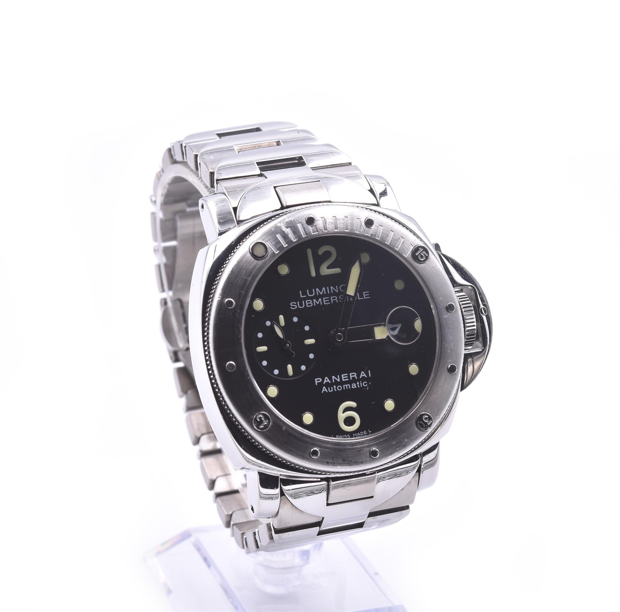 Movement: automatic
Function: hours, minutes, seconds, date
Case: 44mm stainless steel case, sapphire crystal, stainless steel divers bezel, crown protector
Band: stainless steel bracelet with stainless steel deployment clasp
Dial: black dial with