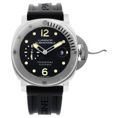 Panerai Luminor Montre automatique à cadran noir submersible en acier pour hommes PAM01024