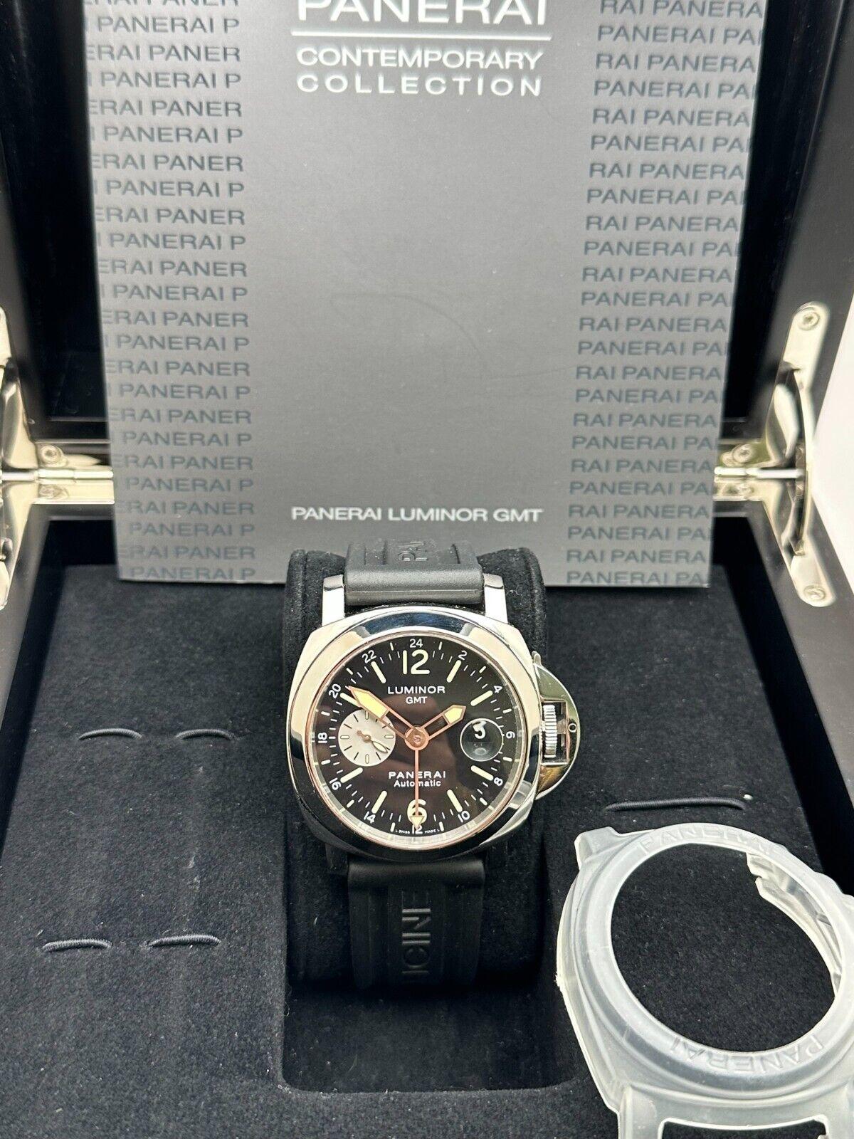 Stil Nummer:  PAM00088

Jahr: 2008

Modell: Luminor

MATERIAL des Gehäuses: Rostfreier Stahl

Band: Schwarzes Gummiarmband

Lünette:  Rostfreier Stahl 

Zifferblatt: Schwarz 
 
Gesicht: Saphirglas 

Gehäusegröße: 44mm 

Enthält: 

-Panerai Box &