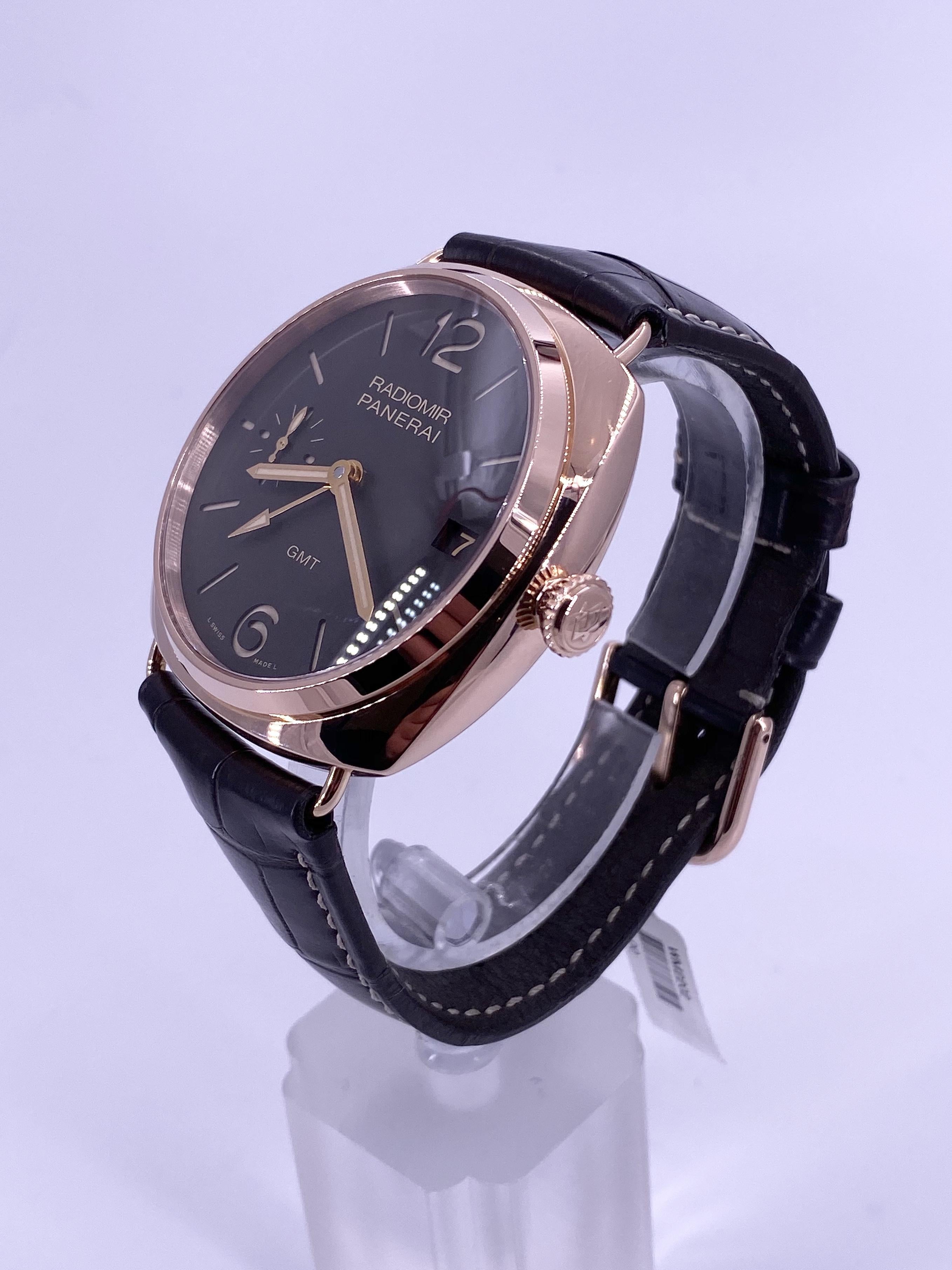 *MINT CONDITION

BRAND: Panerai
MODEL: Radiomir Black Seal
REFERENCE: PAM 00421
SIZE: 47mm
CASE: 18k Rose Gold
DIAL: Black
BAND: Brown

Mint condition 

Accommodated with an up to date digital appraisal by a GIA G.G., once purchased, upon request.